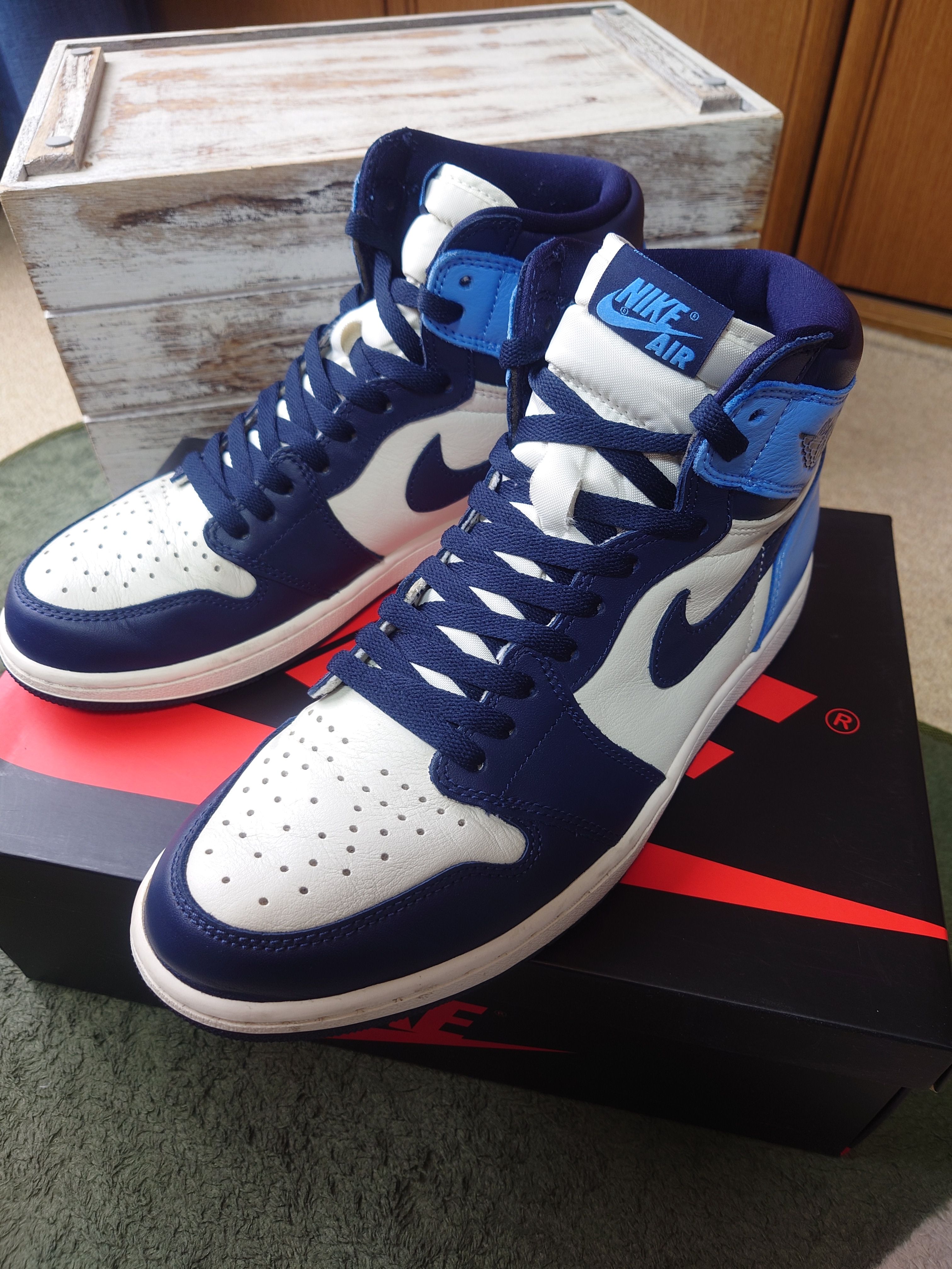Nike Air Jordan 1 Retro High OG "Obsidian/University Blue"
