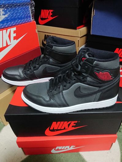 Nike Air Jordan 1 Retro High OG "Black/Metallic Silver/Gym Red"