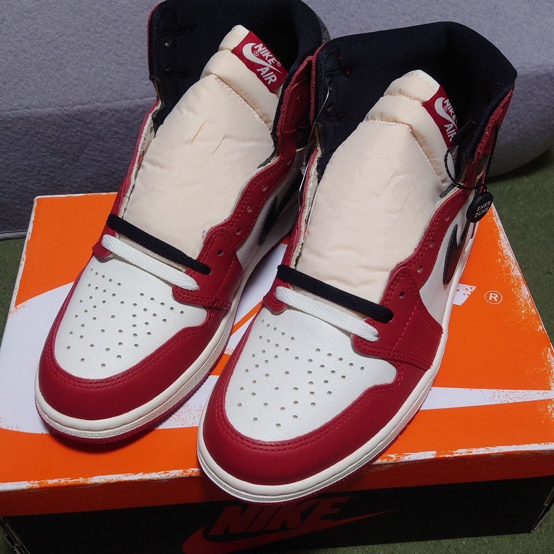 Nike Air Jordan 1 High OG "Lost & Found/Chicago"