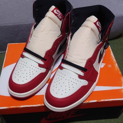 Nike Air Jordan 1 High OG "Lost & Found/Chicago"