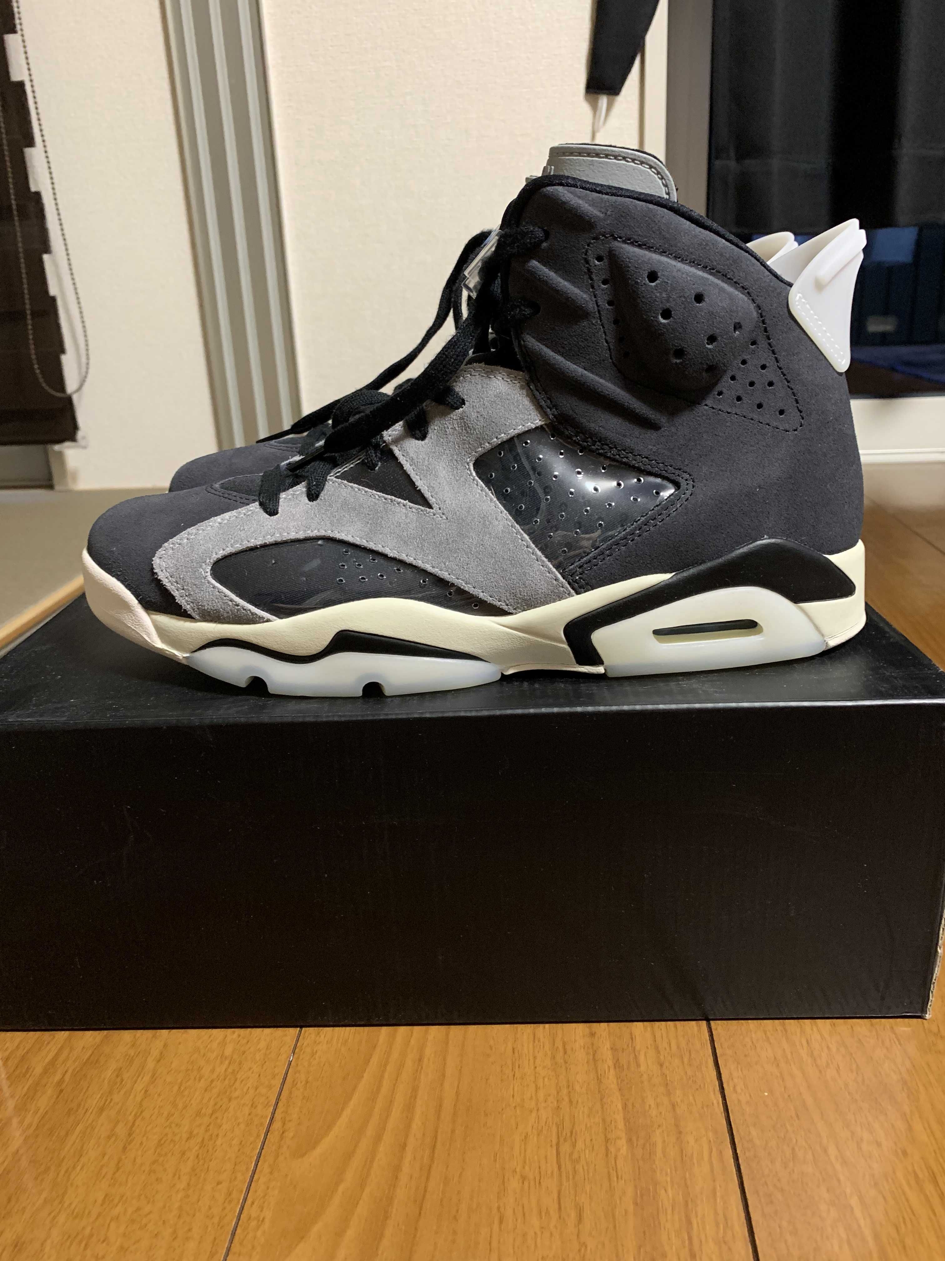 NIike Women's Air Jordan 6 "Smoke Grey"