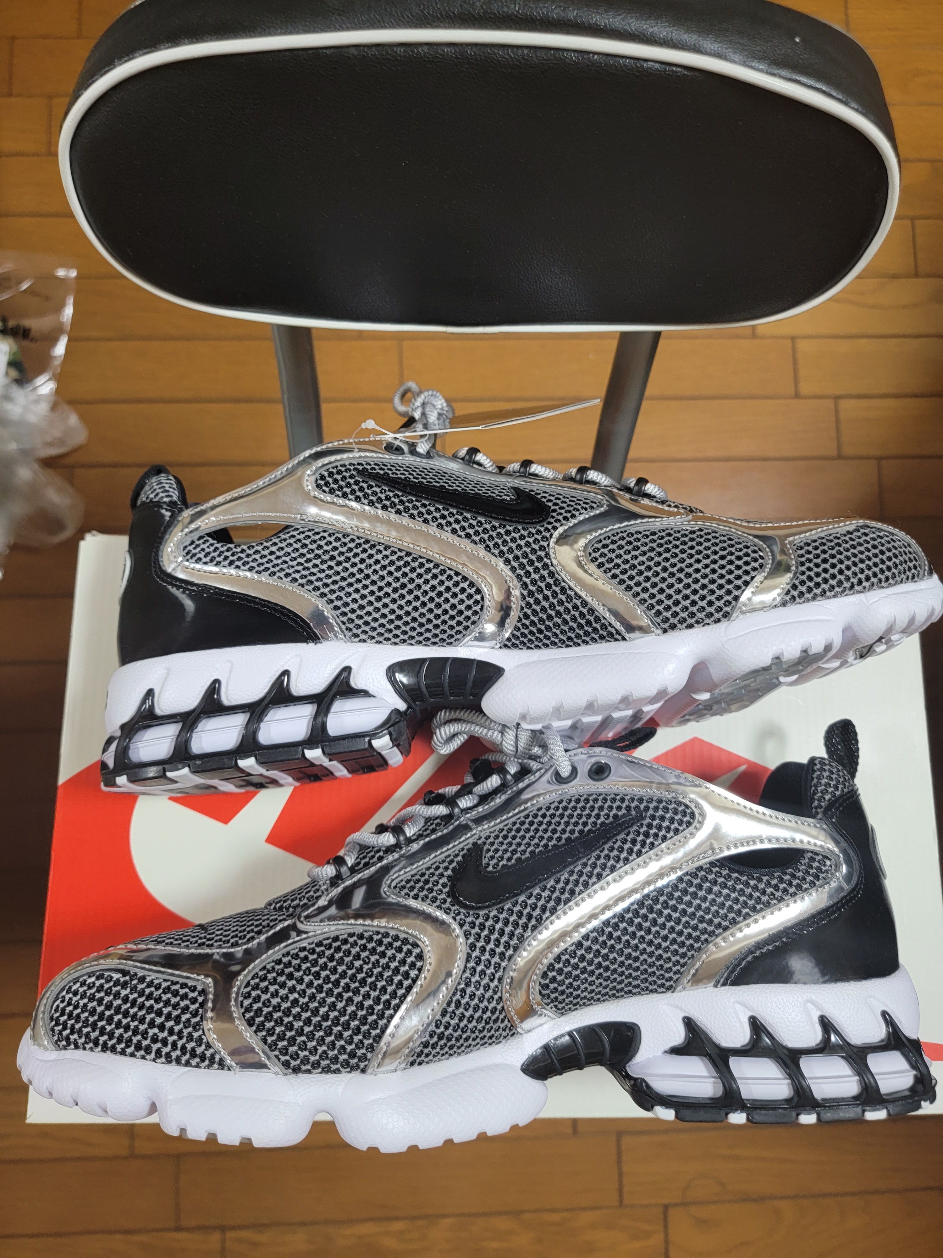 STUSSY × NIKE AIR ZOOM SPIRIDON CAGED "PURE PLATINUM/BLACK-WHITE"
