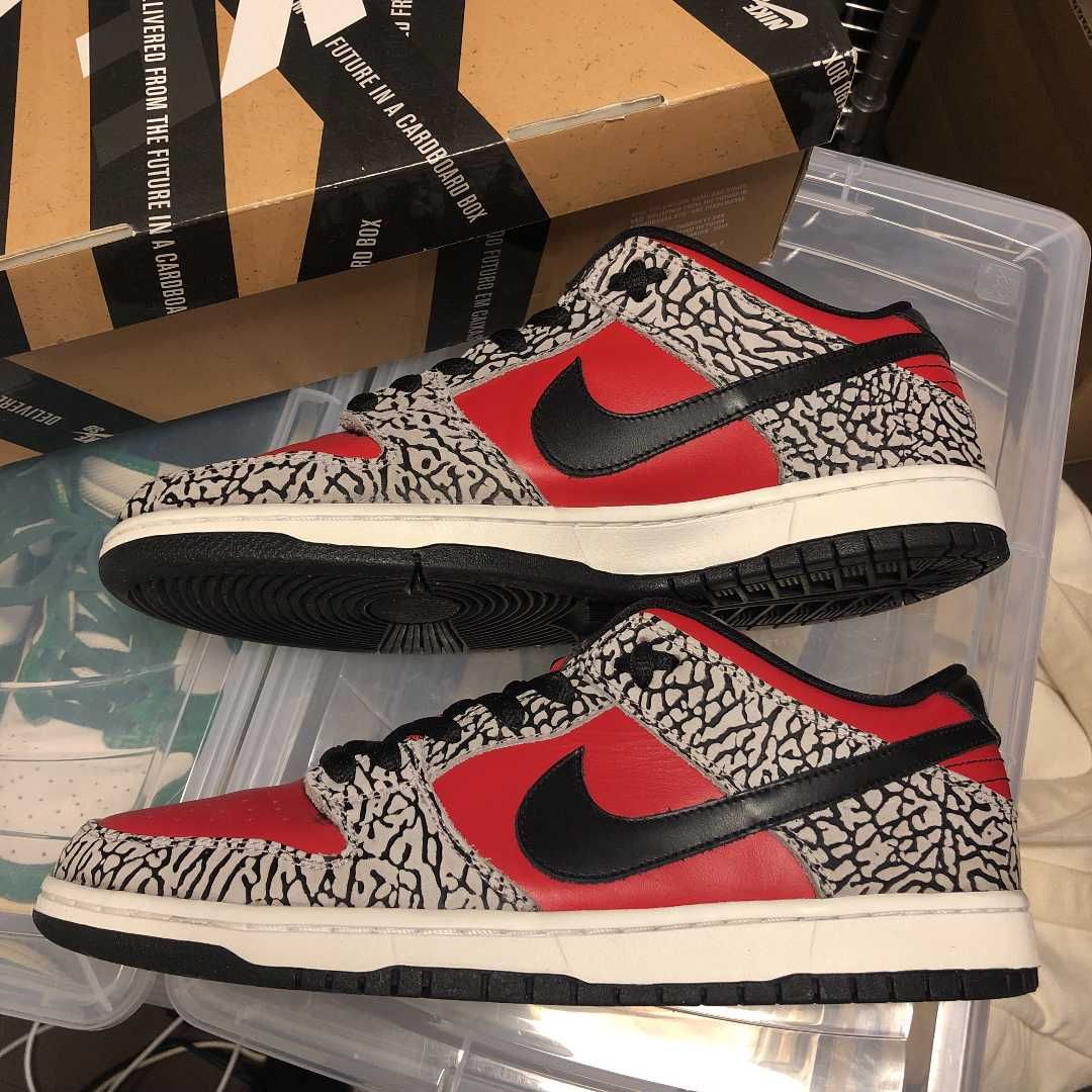 Supreme × Nike SB Dunk Low "Red Cement"(2012)