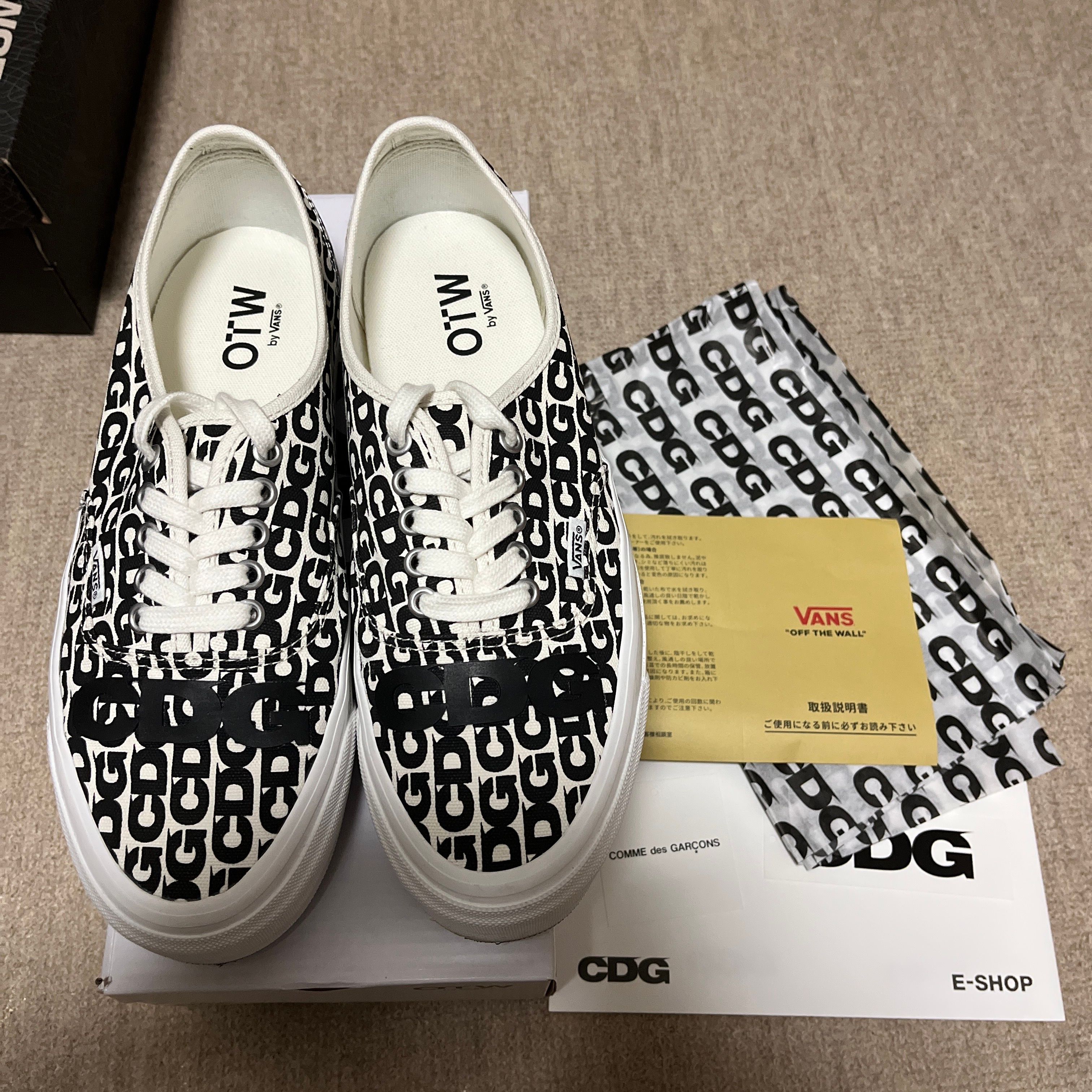 CDG (COMME des GARCONS) × OTW by Vans Authentic "White"