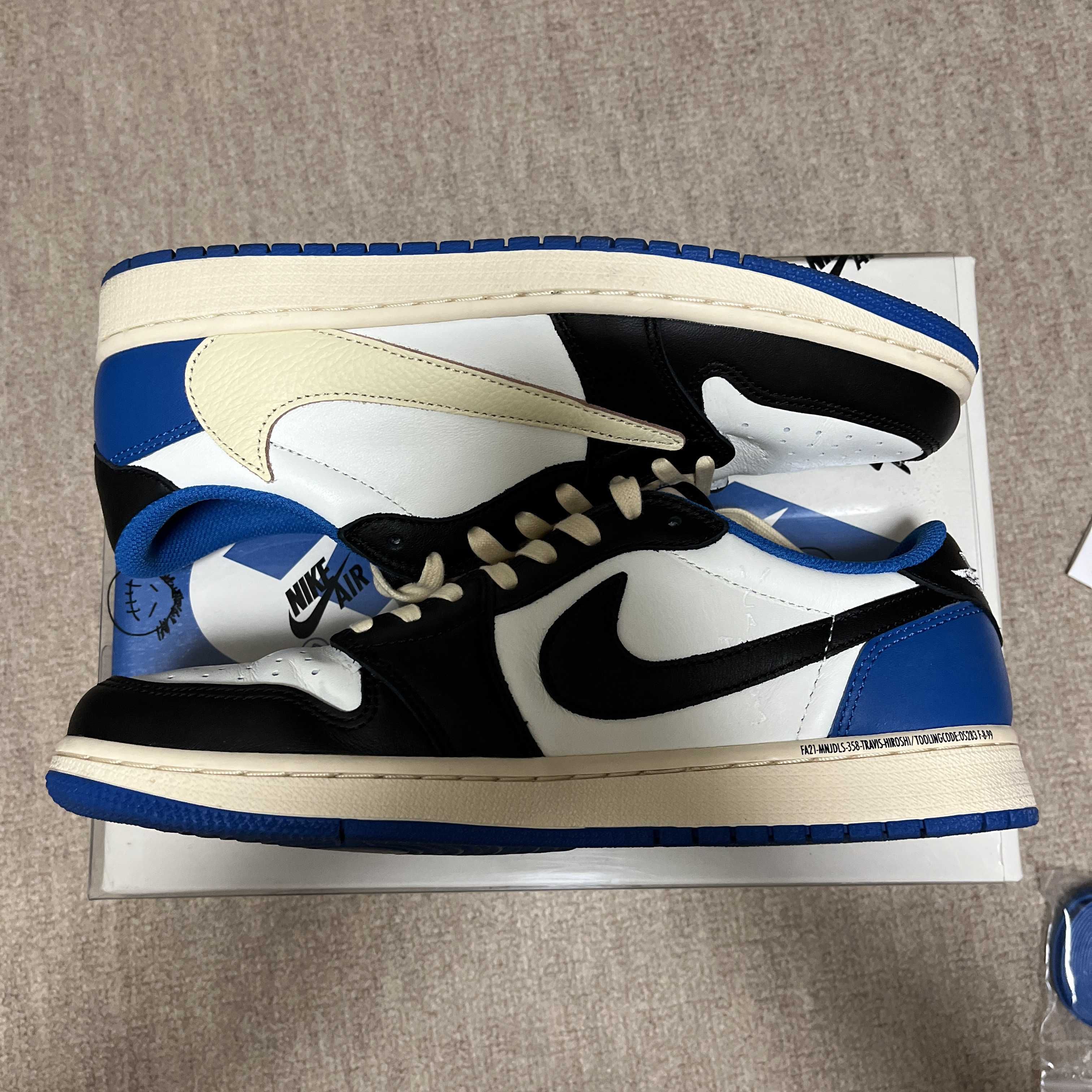 Travis Scott × fragment design × Nike Air Jordan 1 Low OG SP "Military Blue"