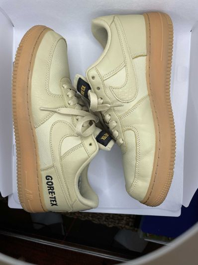 Nike Air Force 1 Low Gore-Tex "Team Gold"