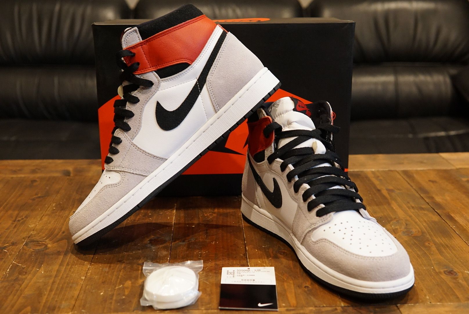 Nike Air Jordan 1 High OG "White/Black/Light Smoke Grey"