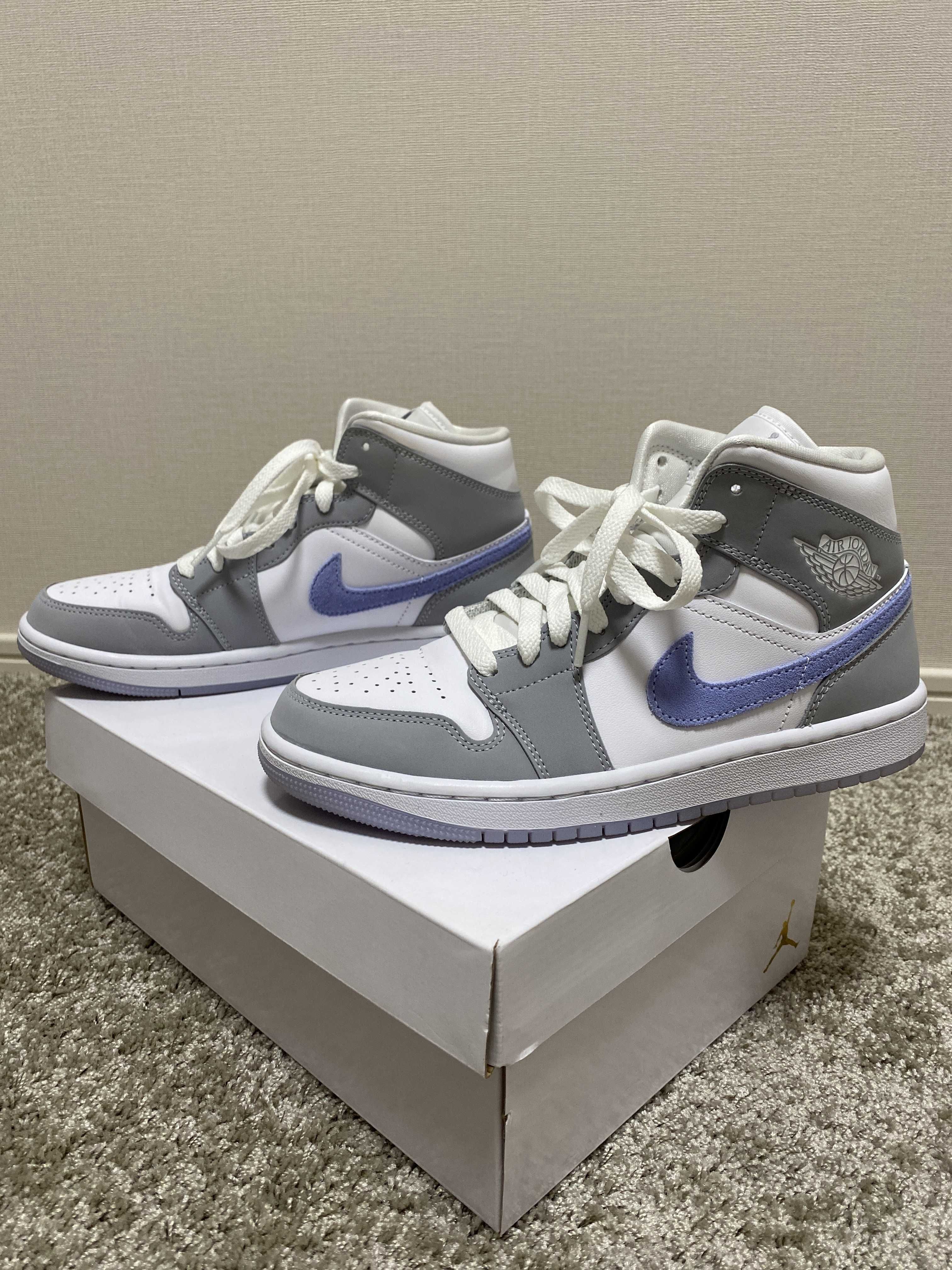 Nike Women's Air Jordan 1 Mid "Wolf Grey"
