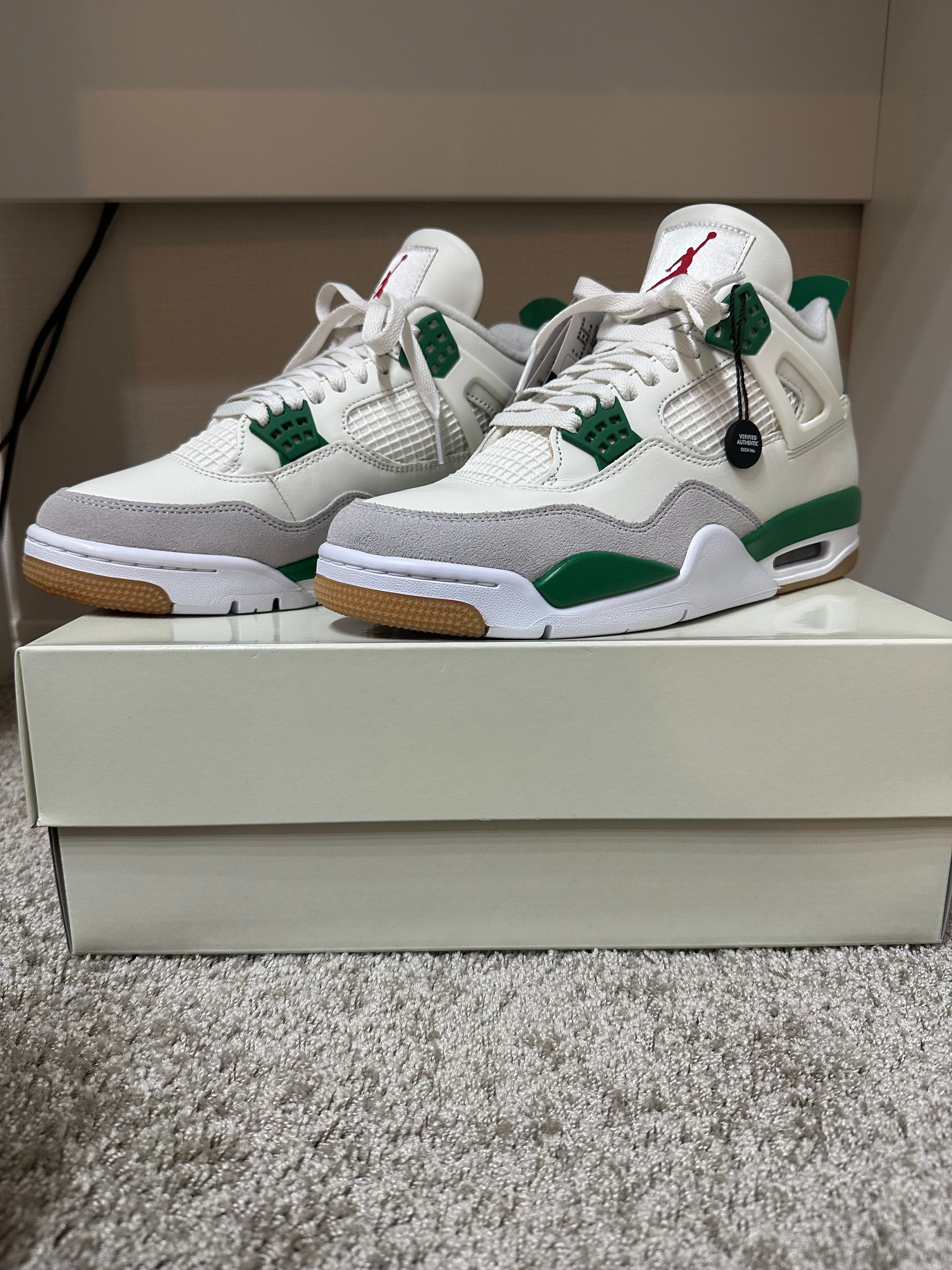 Nike SB × Air Jordan 4 Retro SP "Pine Green"