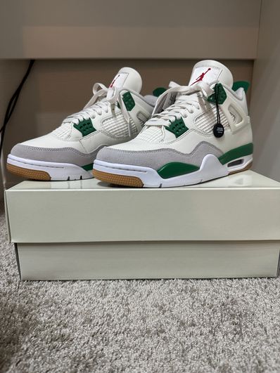 Nike SB × Air Jordan 4 Retro SP "Pine Green"