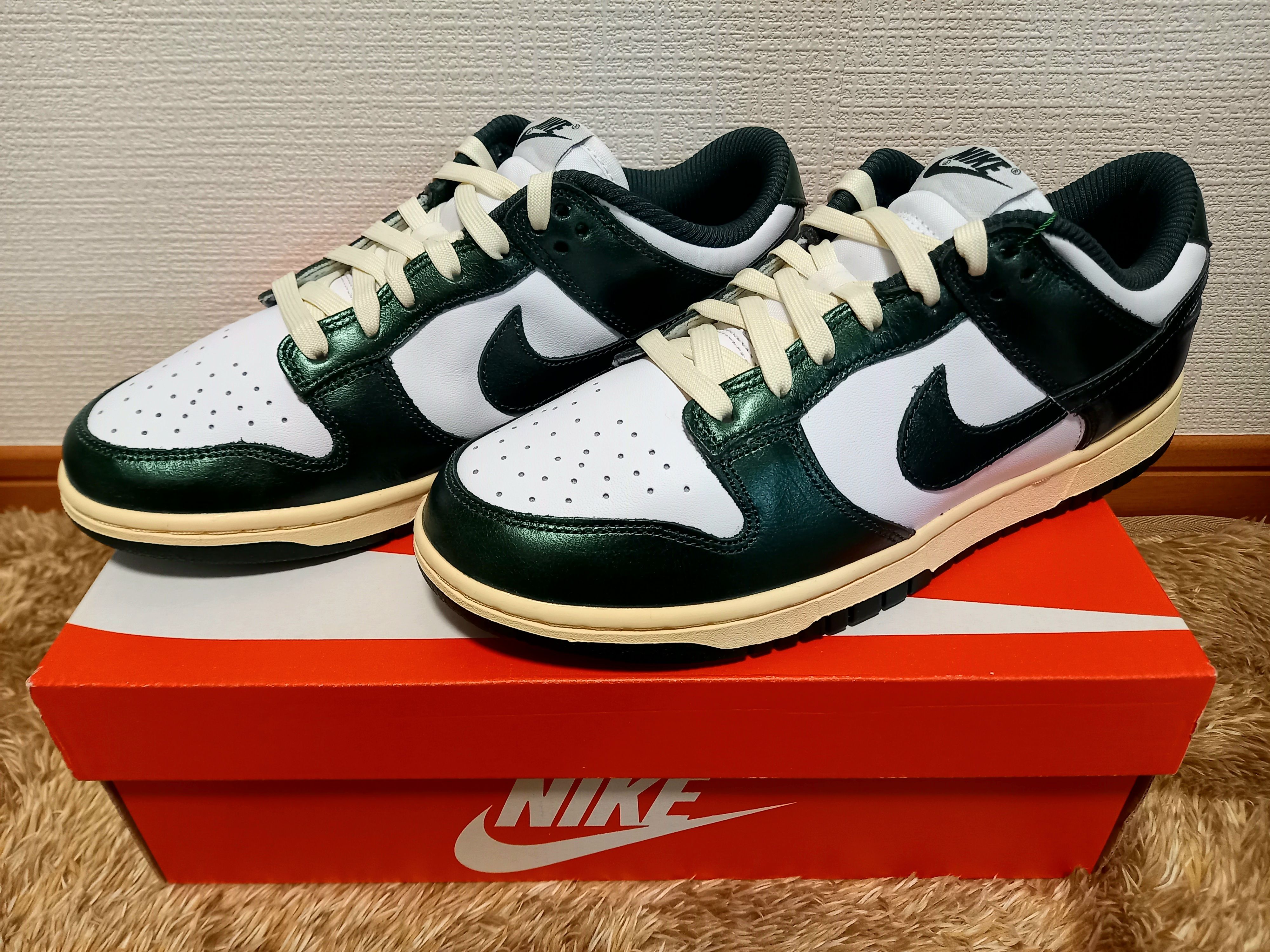 Nike Women's Dunk Low "Vintage Green"