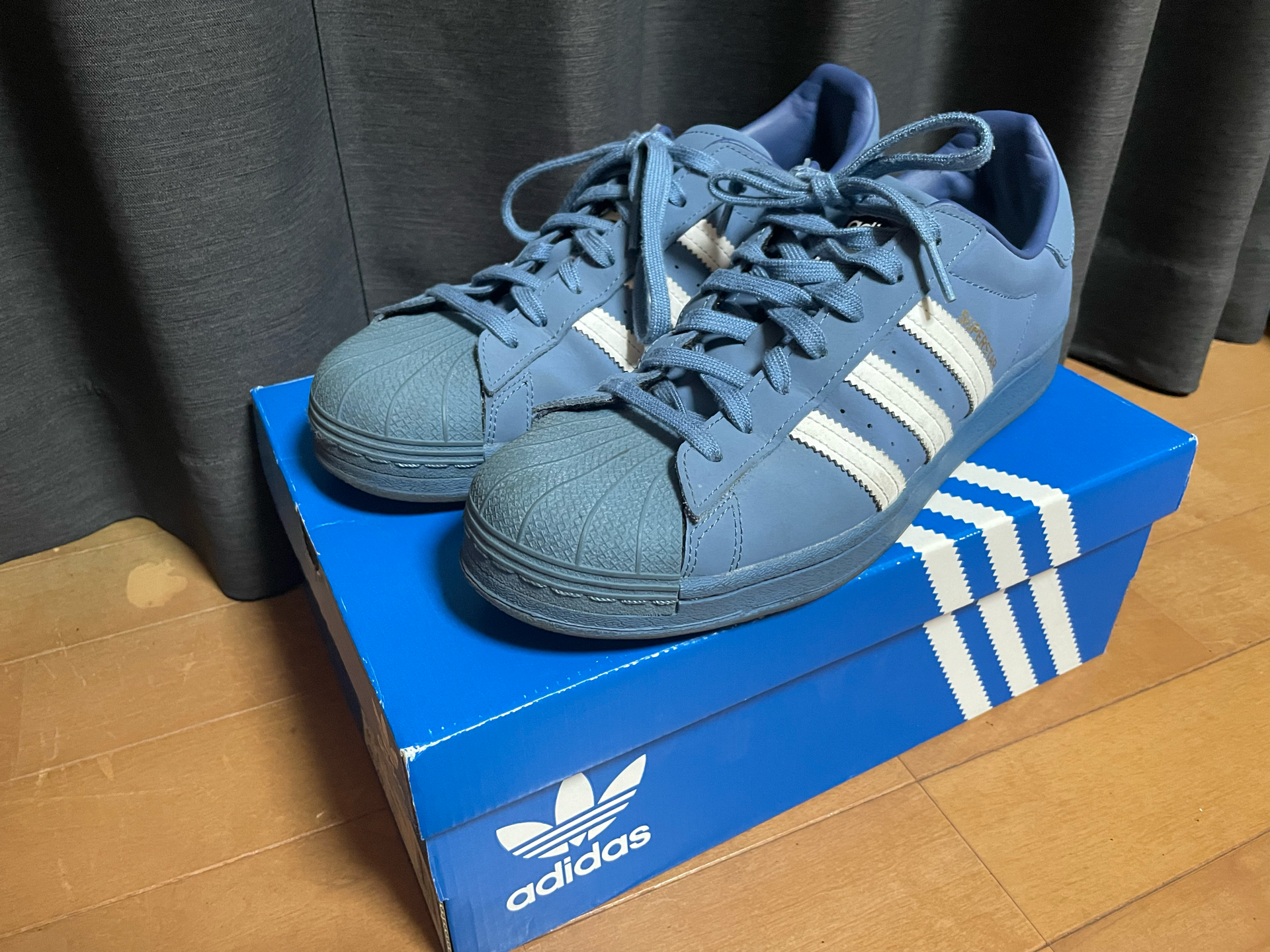 King Gnu Daiki Tsuneta × atmos × adidas Superstar "Blue"