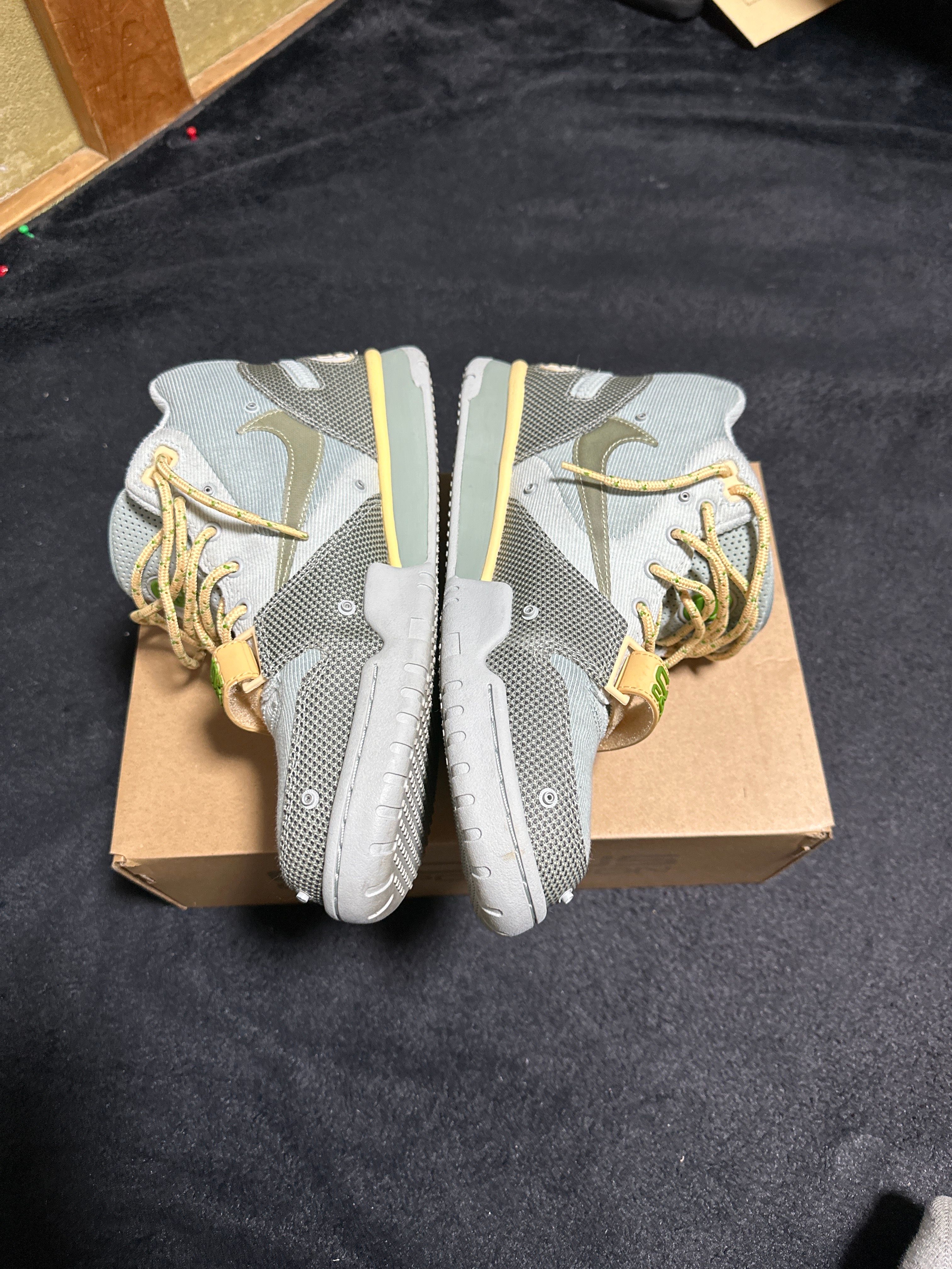 Travis Scott × Nike Air Trainer 1 SP "Grey Haze and Dusty Sage"