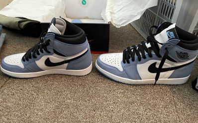 Nike Air Jordan 1 High OG "University Blue"