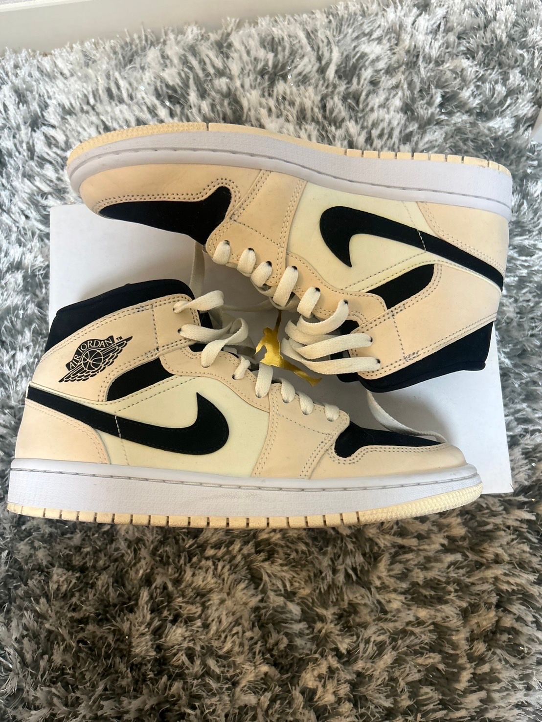 NIKE Women's AIR JORDAN 1 MID "GUAVA ICE"