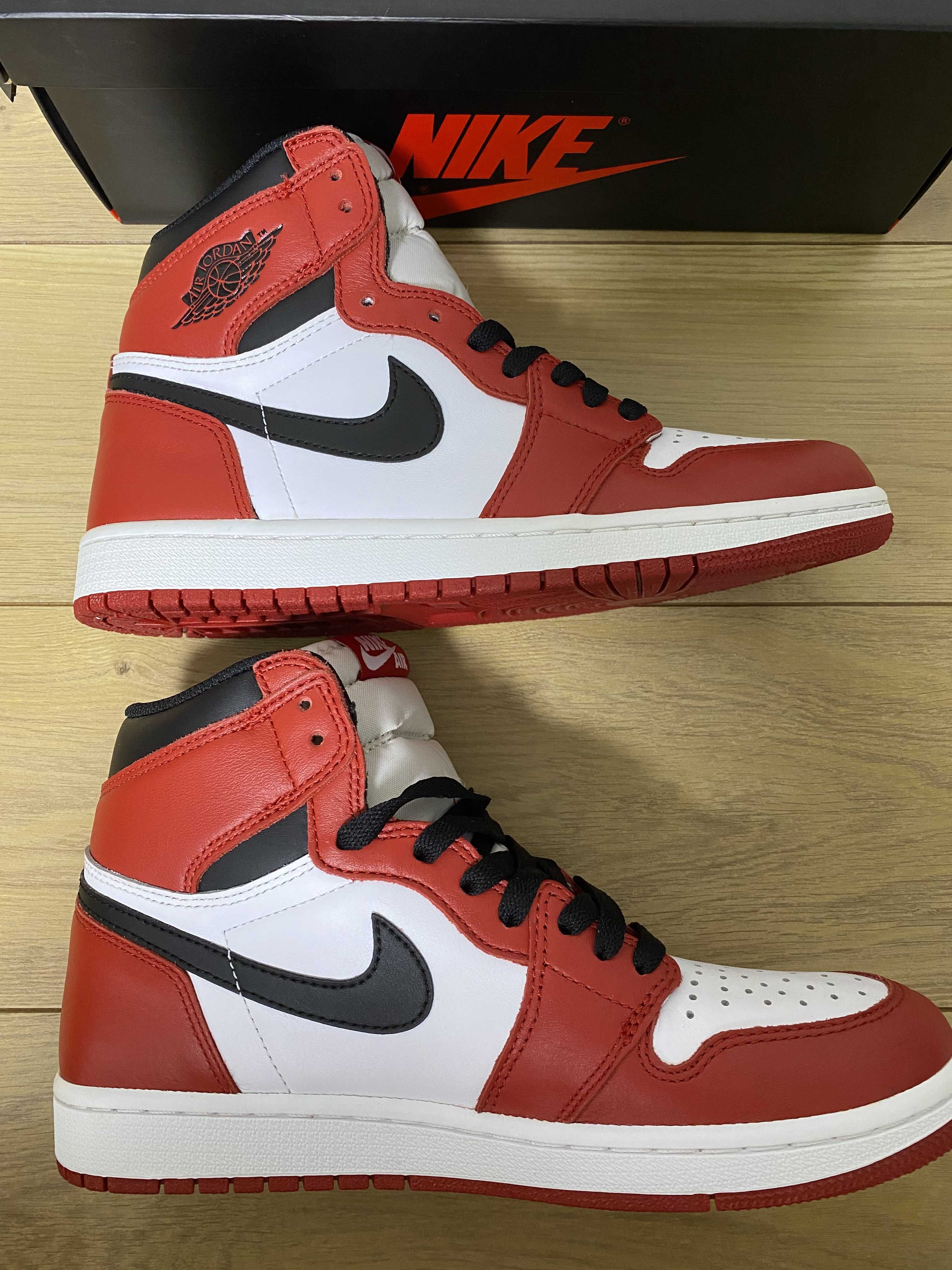 Nike Air Jordan 1 Retro High "Chicago" (2015)