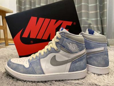 Nike Air Jordan 1 High OG "Hyper Royal"