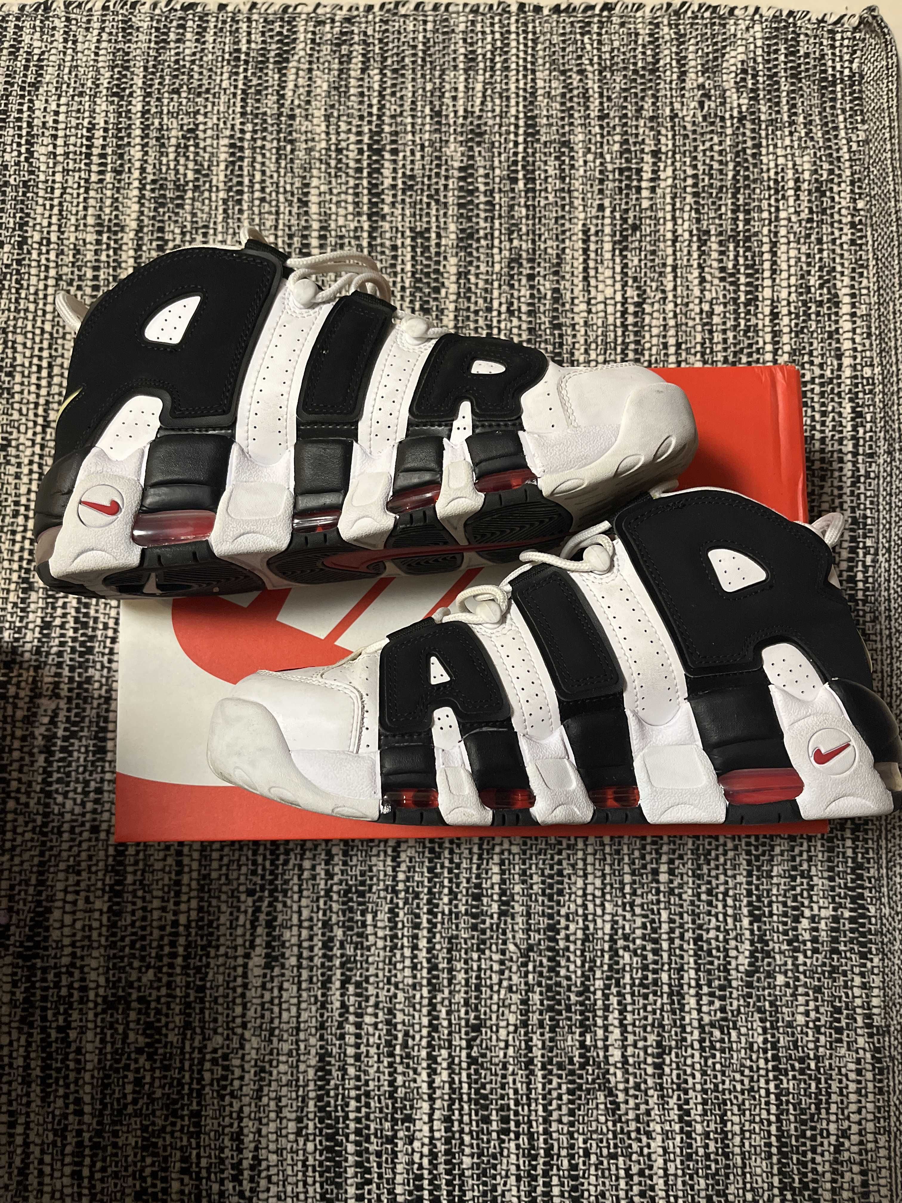 NIKE AIR MORE UPTEMPO "WHITE/BLACK/UNIVERSITY RED"(2020)