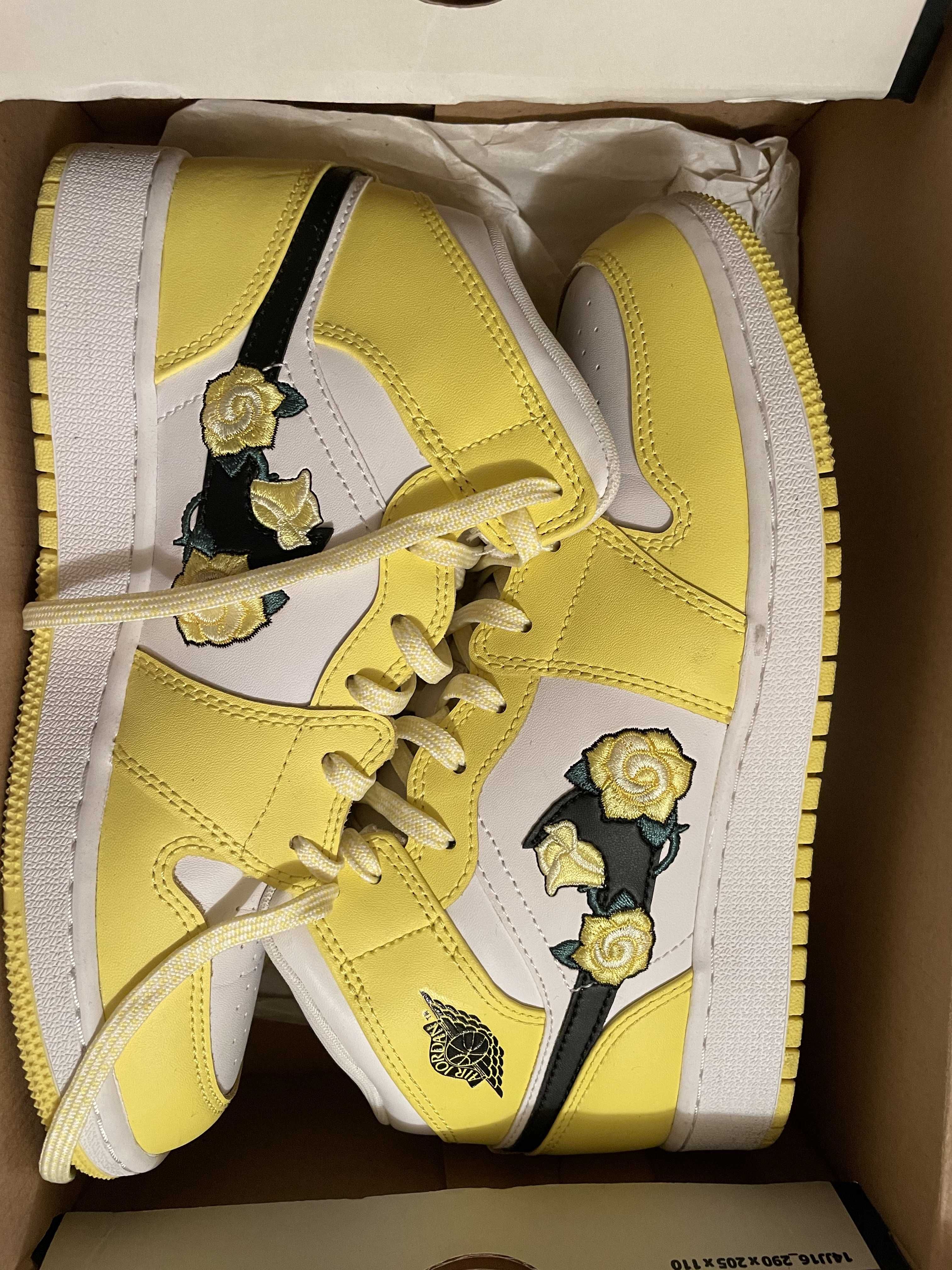 Nike GS Air Jordan 1 Mid "Dynamic Yellow Floral"