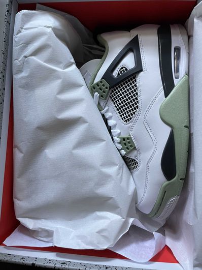 Nike Women's Air Jordan 4 "Oil Green"
