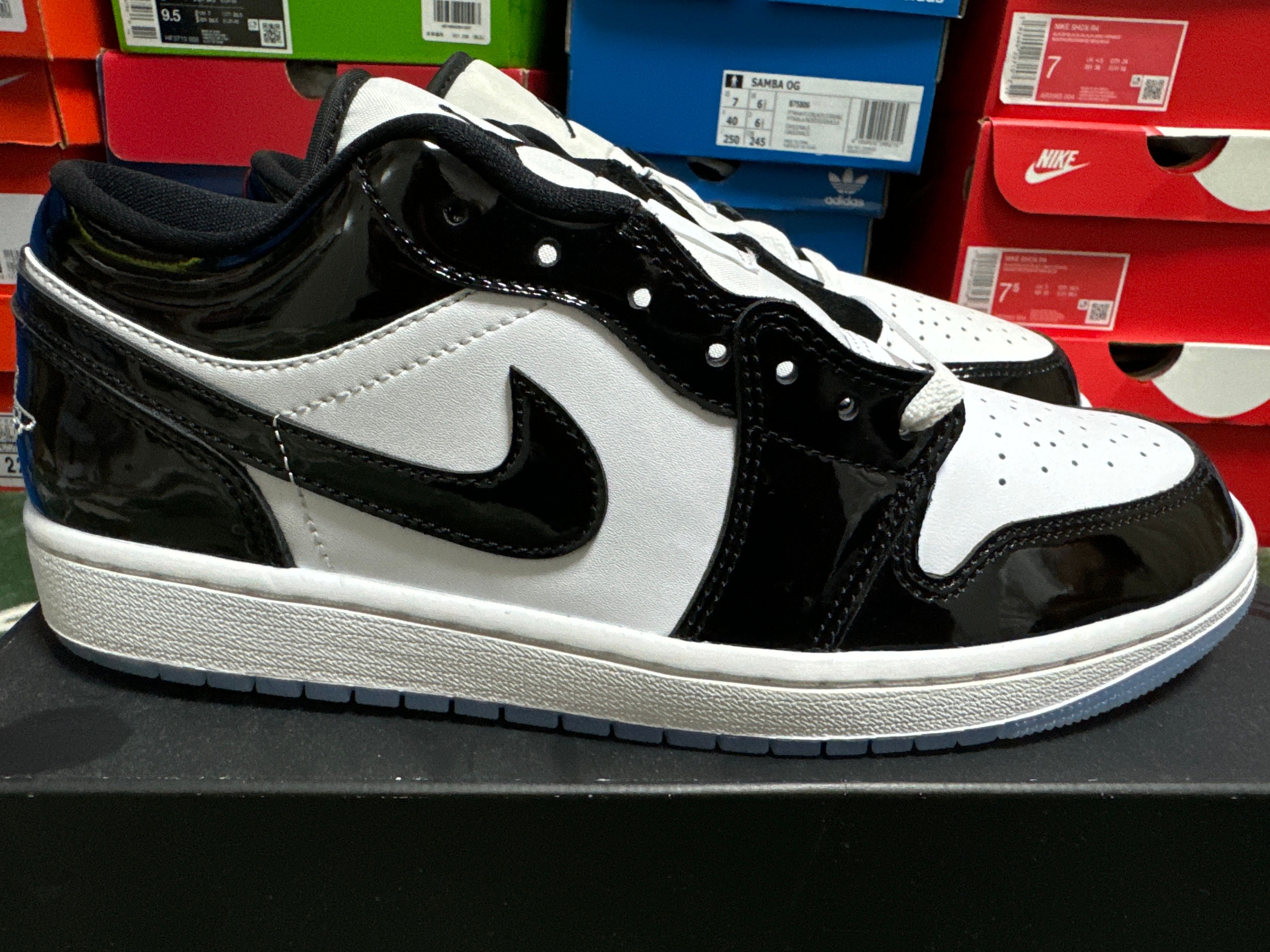 Nike Air Jordan 1 Low "Concord"