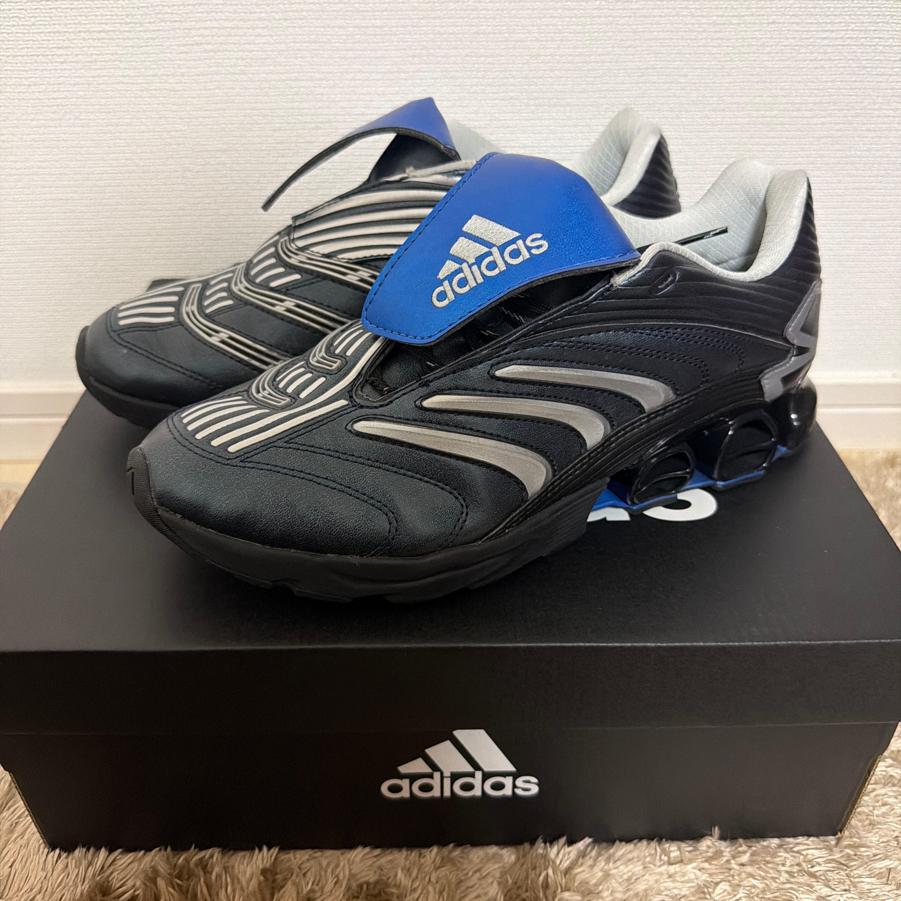 アトモス × アディダス プレデター メガライド "シルバーメタリック/コアブラック"