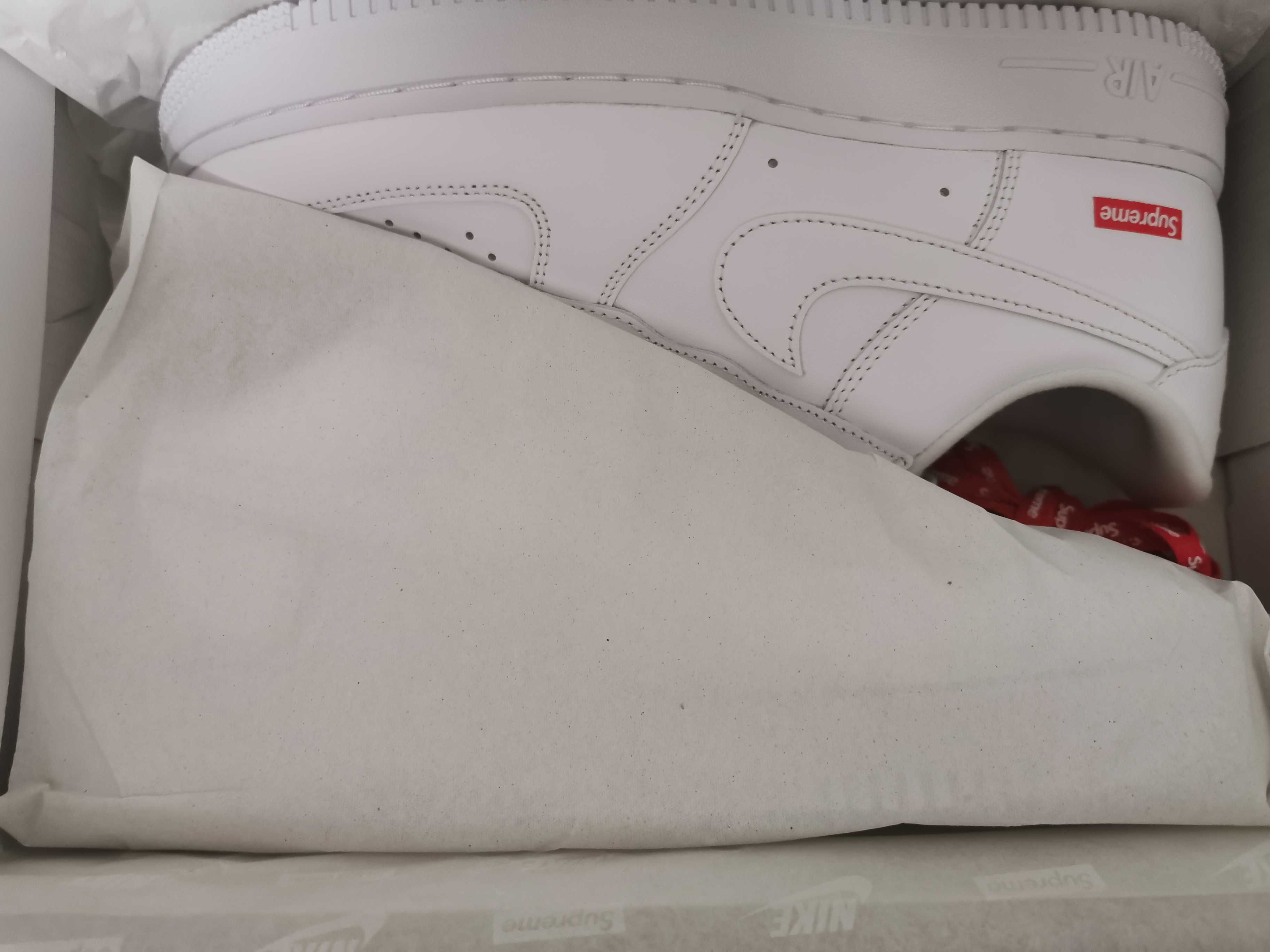 Supreme × Nike Air Force 1 Low "White"