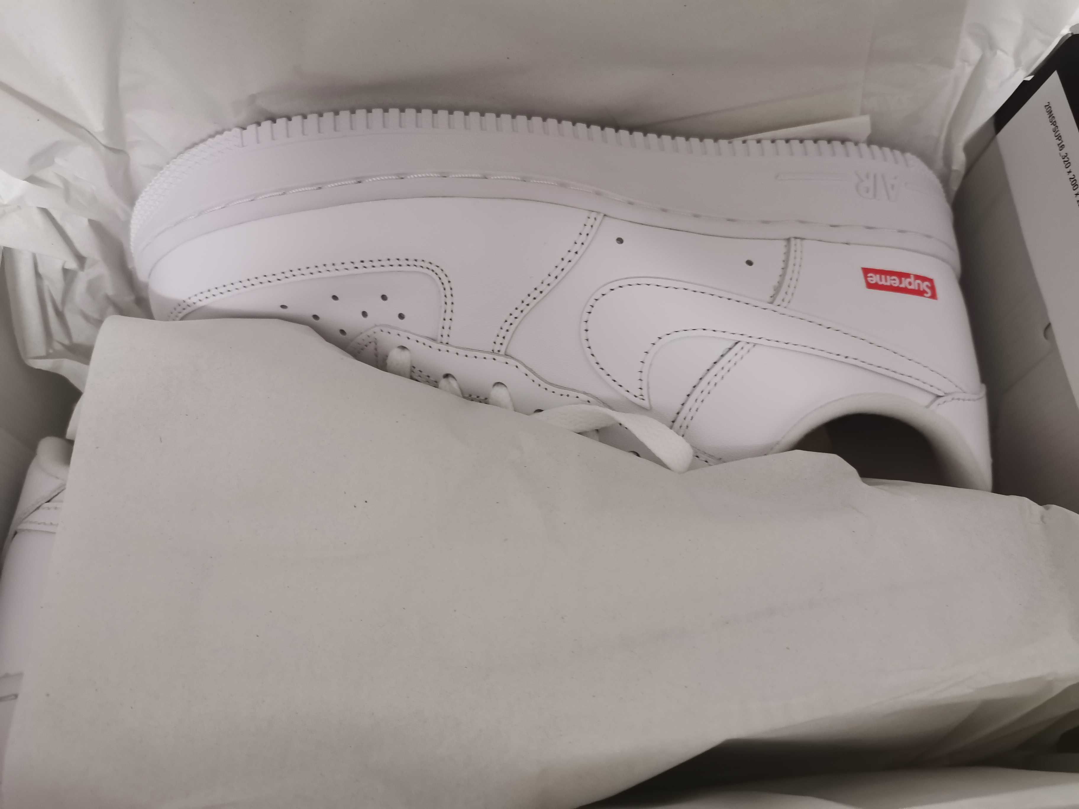 Supreme × Nike Air Force 1 Low "White"