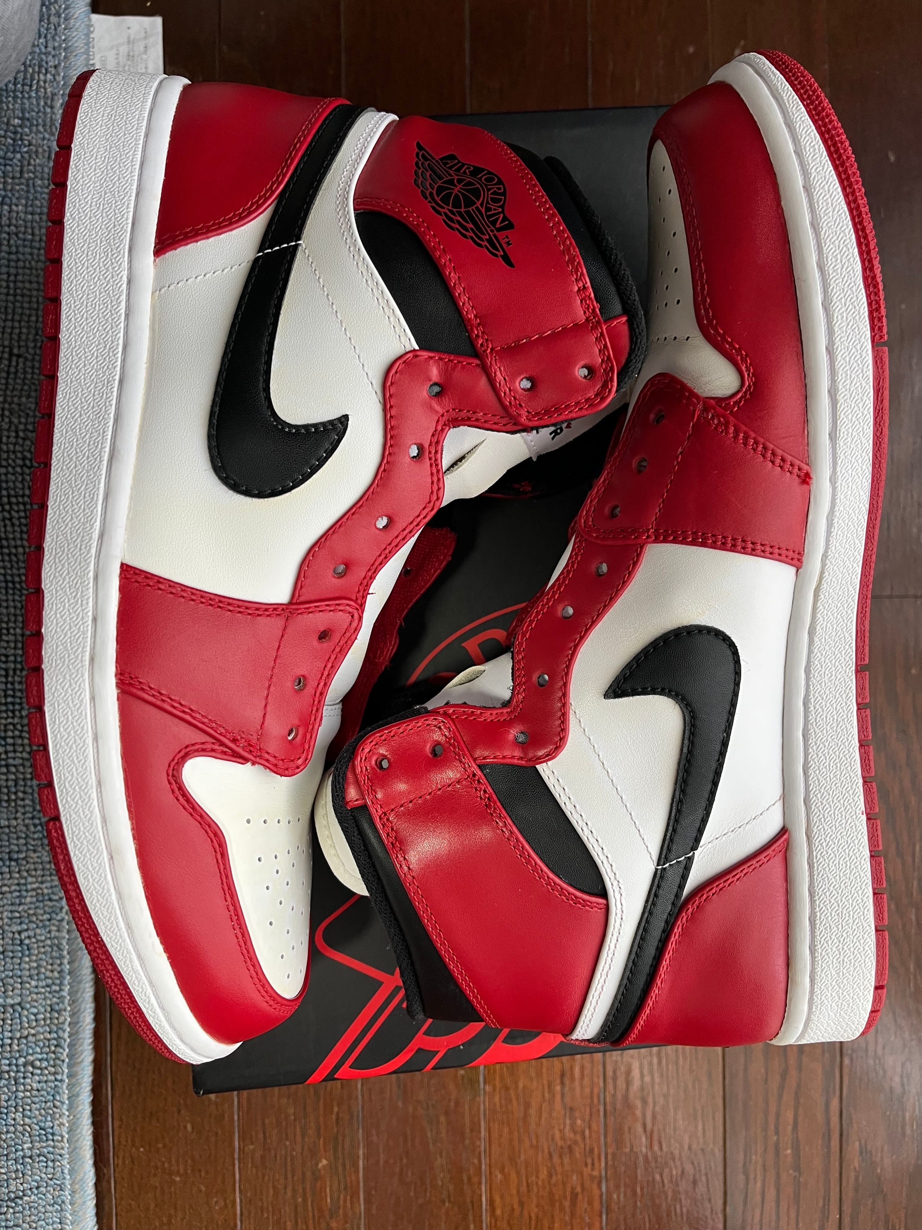 Nike Air Jordan 1 Retro High "Chicago" (2013)