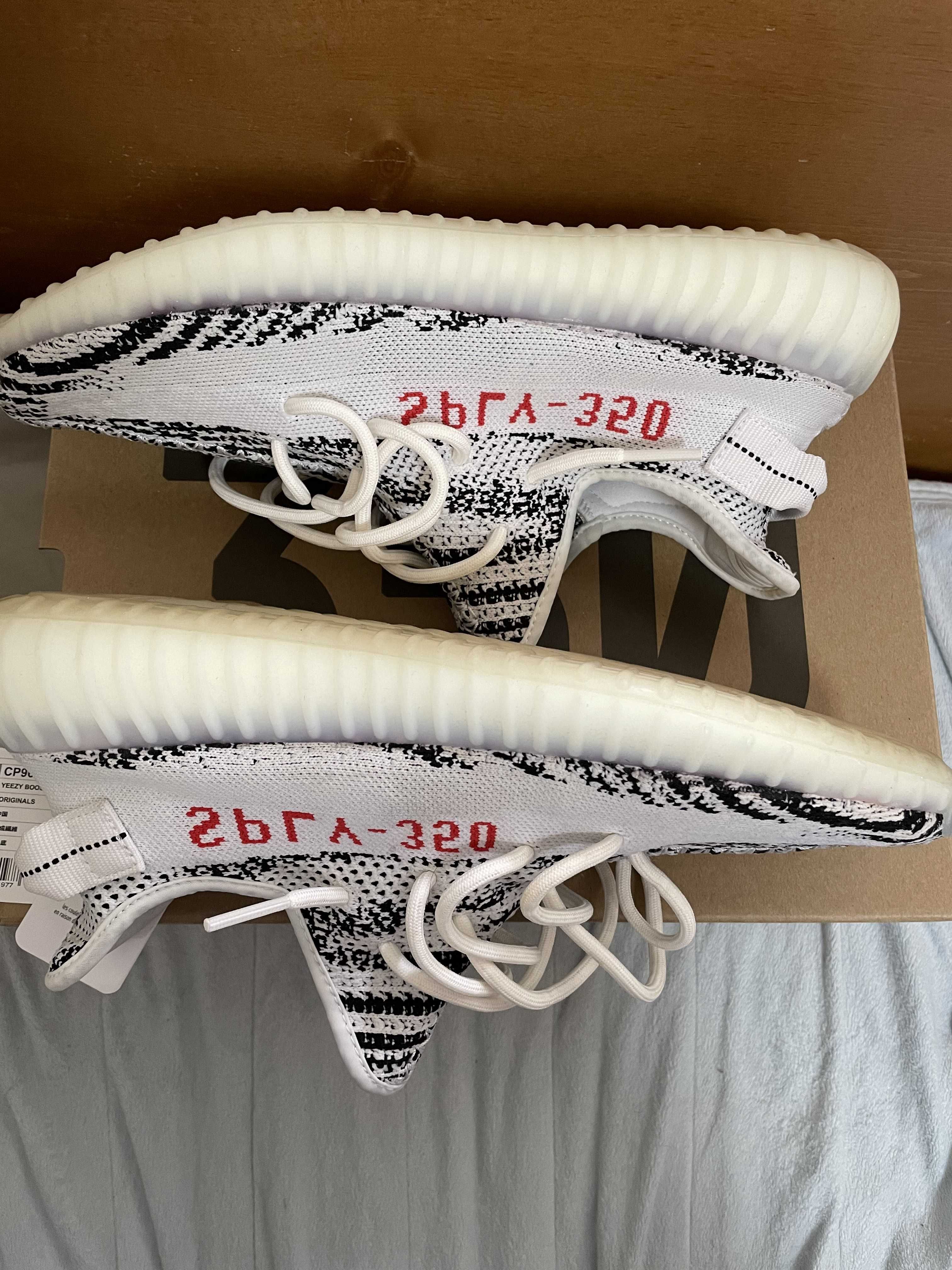 adidas YEEZY Boost 350 V2 "Zebra"