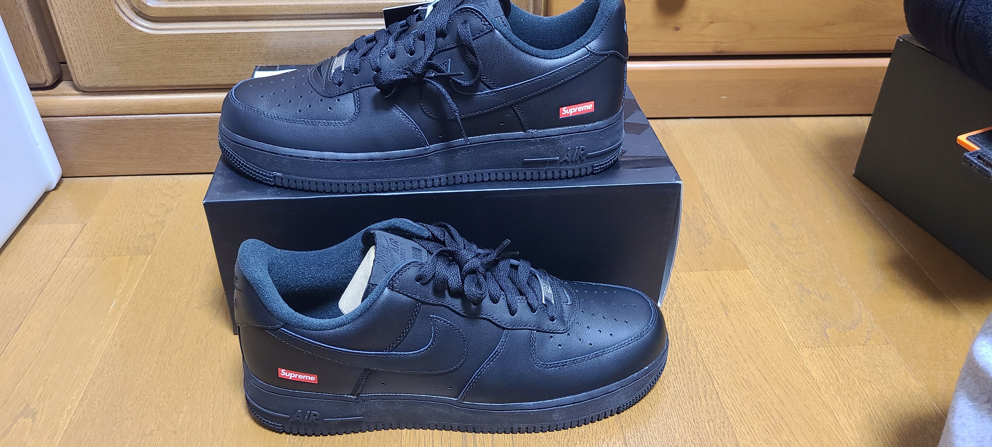 Supreme × Nike Air Force 1 Low "Black"