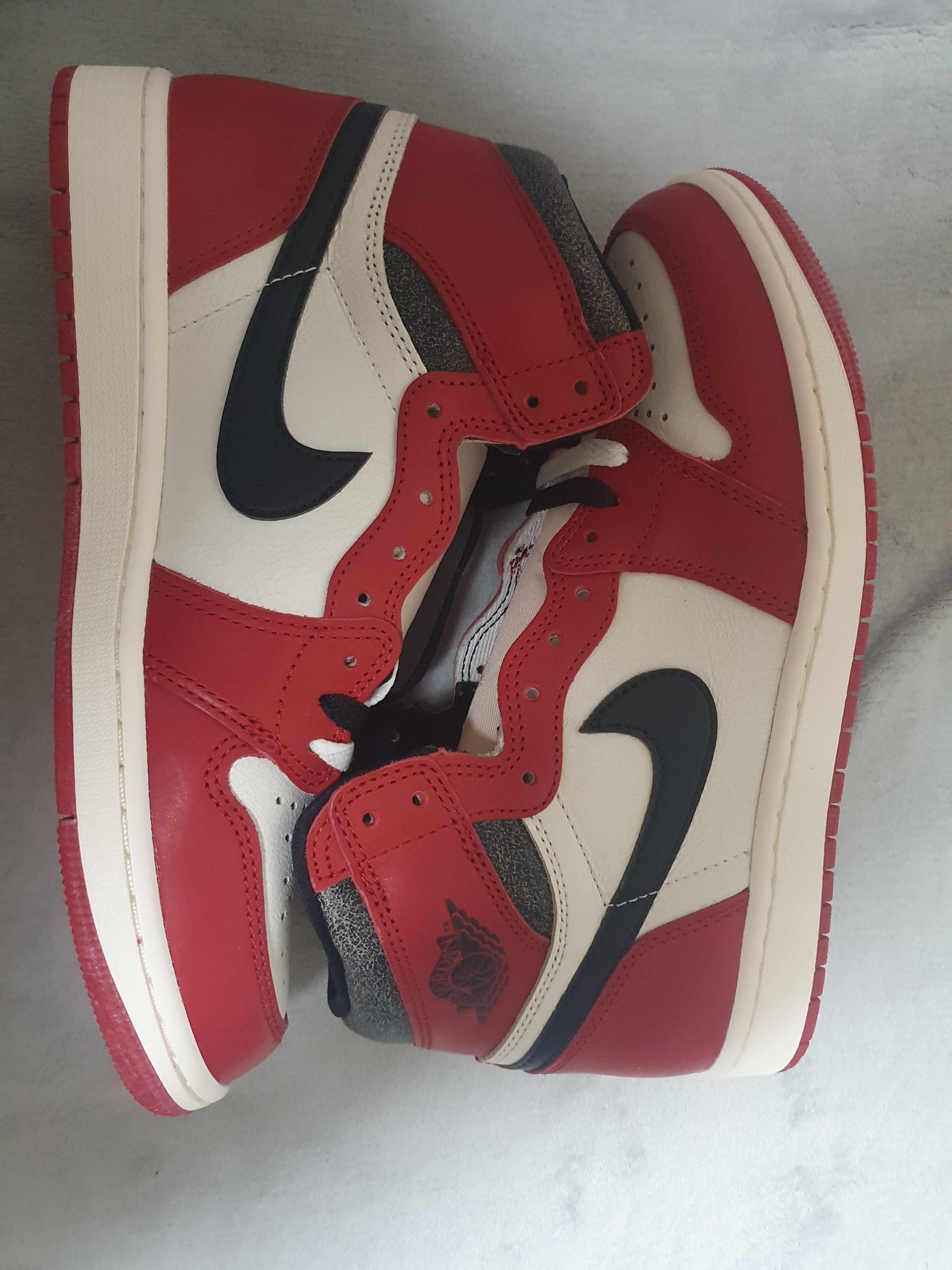 Nike Air Jordan 1 High OG "Lost & Found/Chicago"