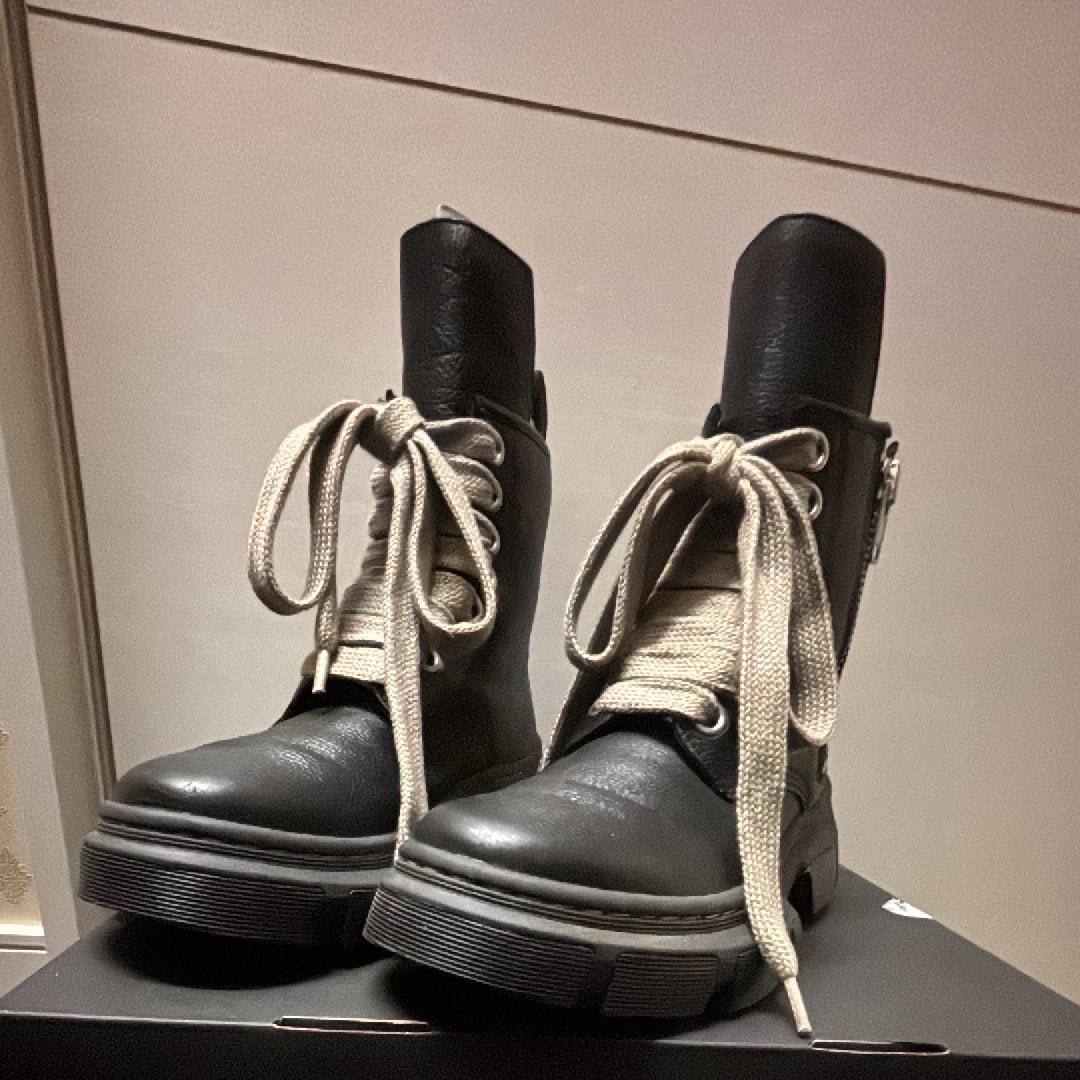 リックオウエンス × ドクターマーチン 1460 DMXL ジャンボ レース ブーツ "ブラック"(厚底 ブーツ)