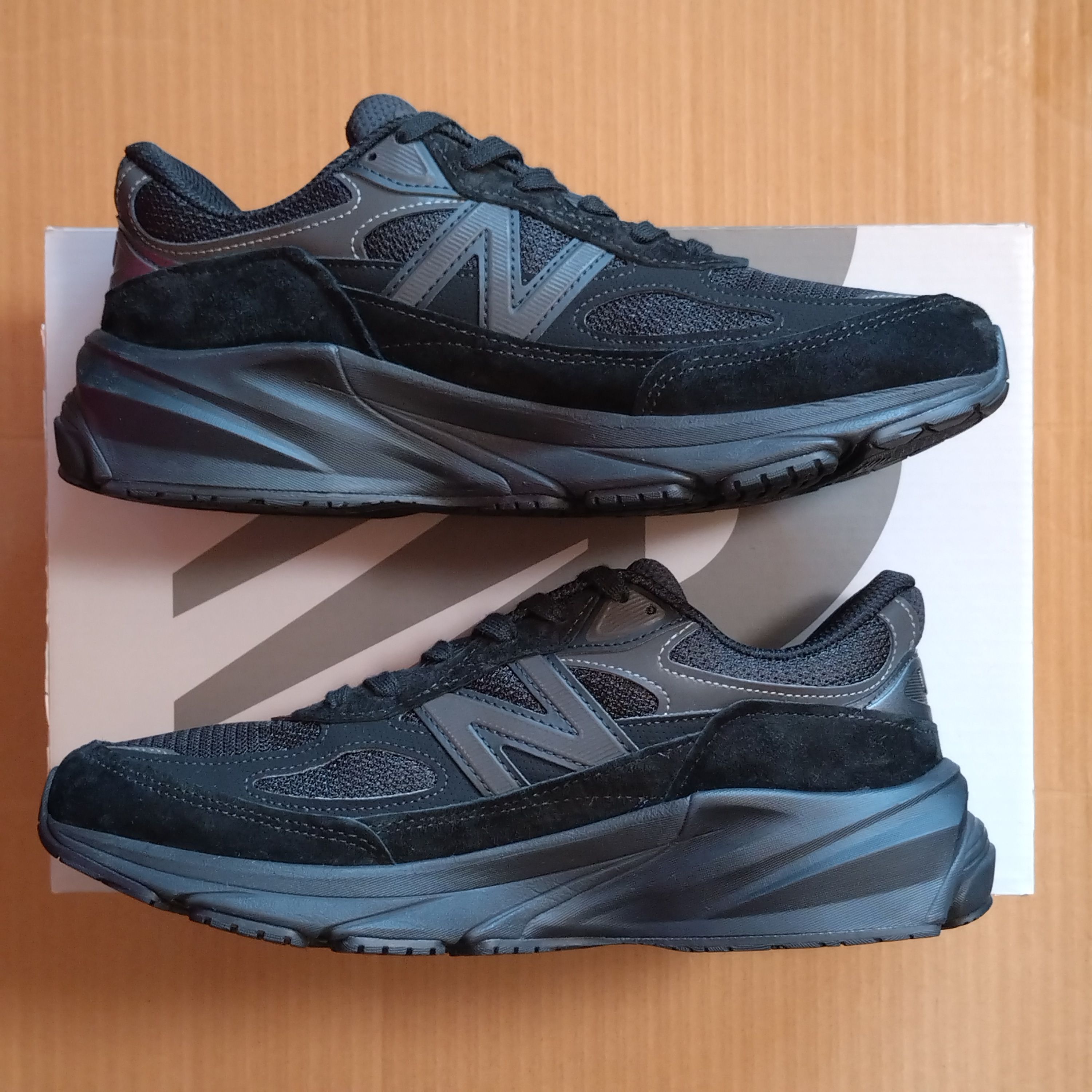 New Balance 990V6 "Triple Black"