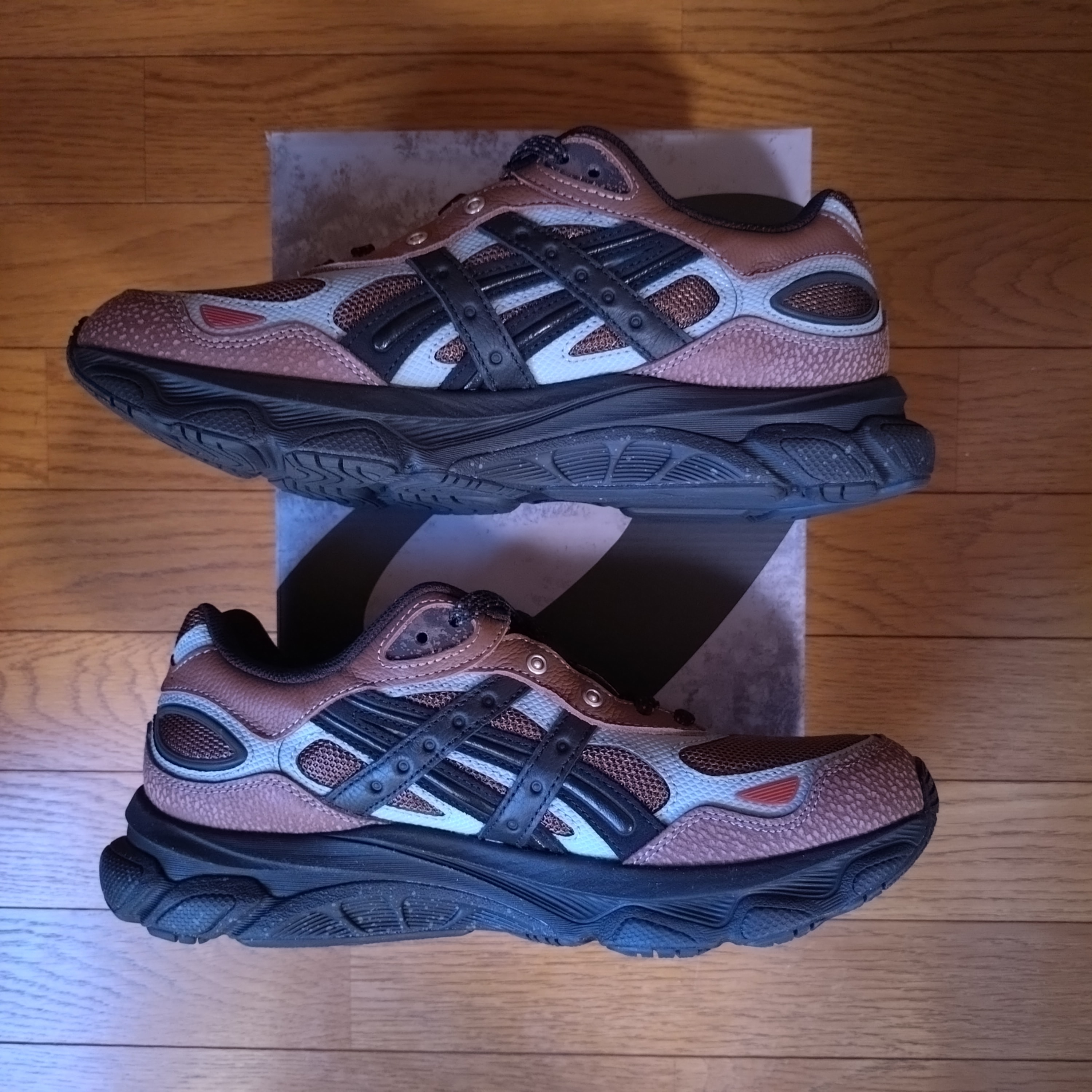 HAL STUDIOS × Asics Gel-NYC 2.0 SSHS "Mahogany/Black"