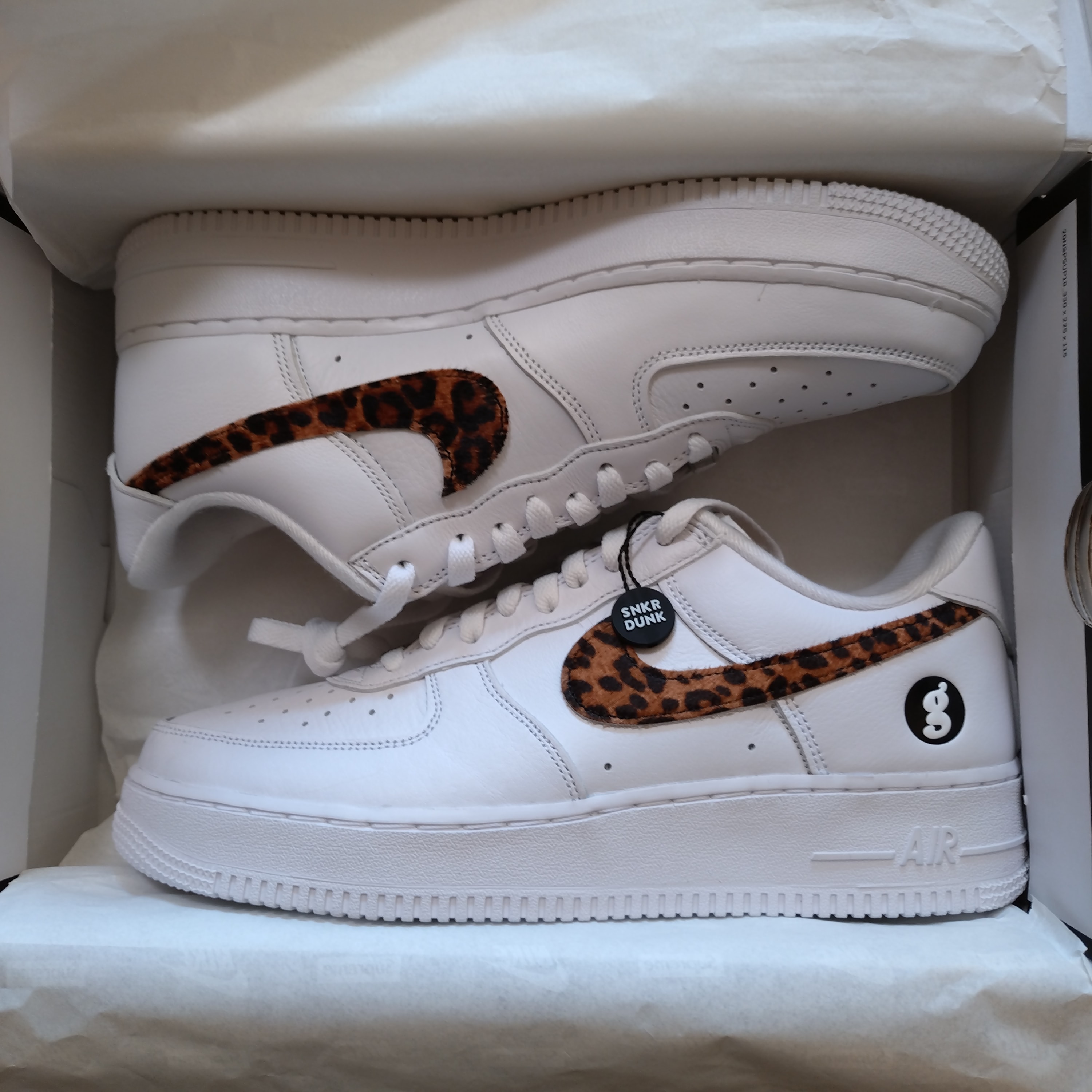 GOODENOUGH × Supreme × Nike Air Force 1 Low "White/Leopard" (25SS Week15)