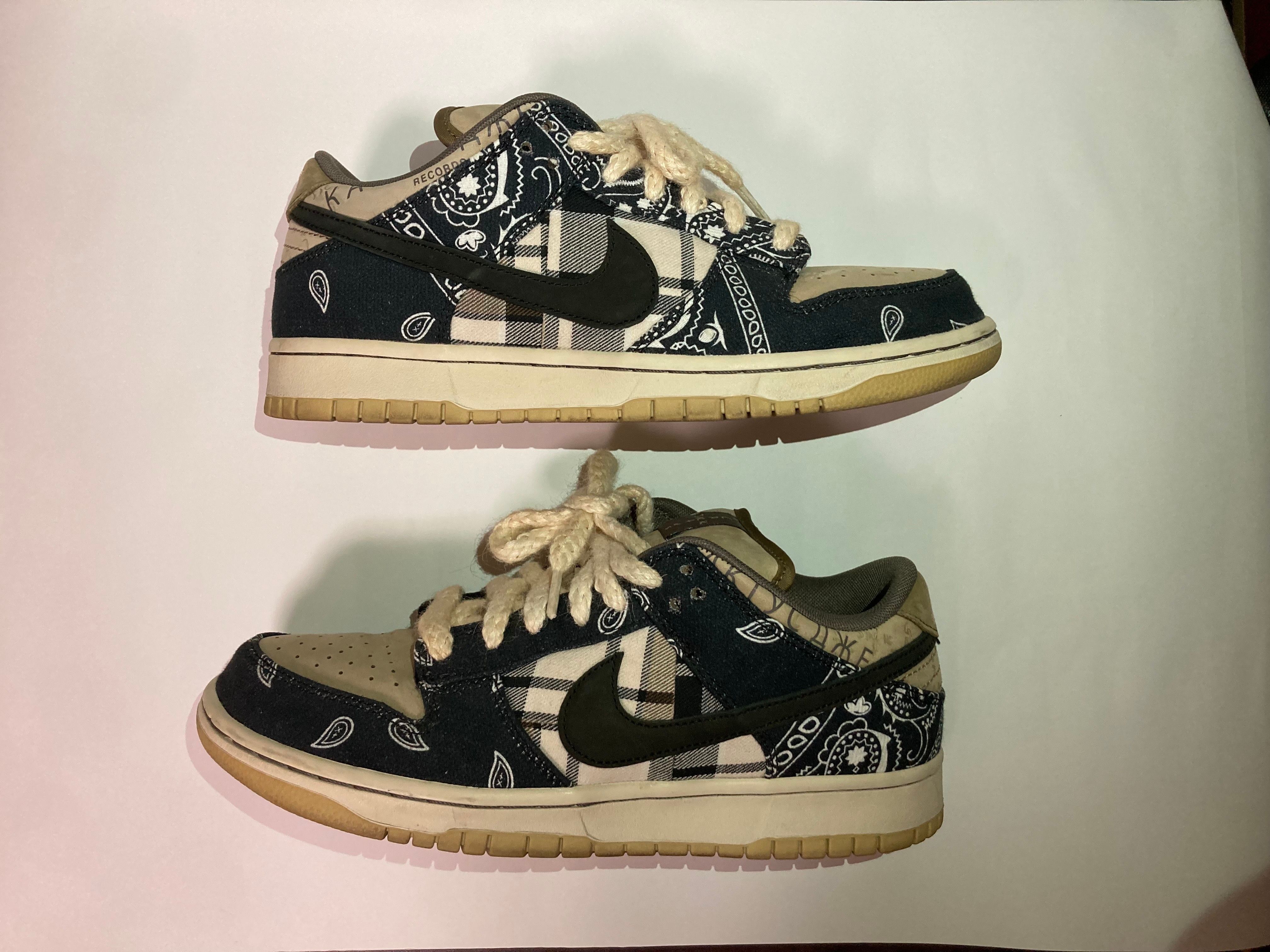 Travis Scott × Nike SB Dunk Low "Black/Parachute Beige"