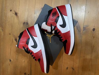 Nike Air Jordan 1 Mid "Chicago Black Toe"
