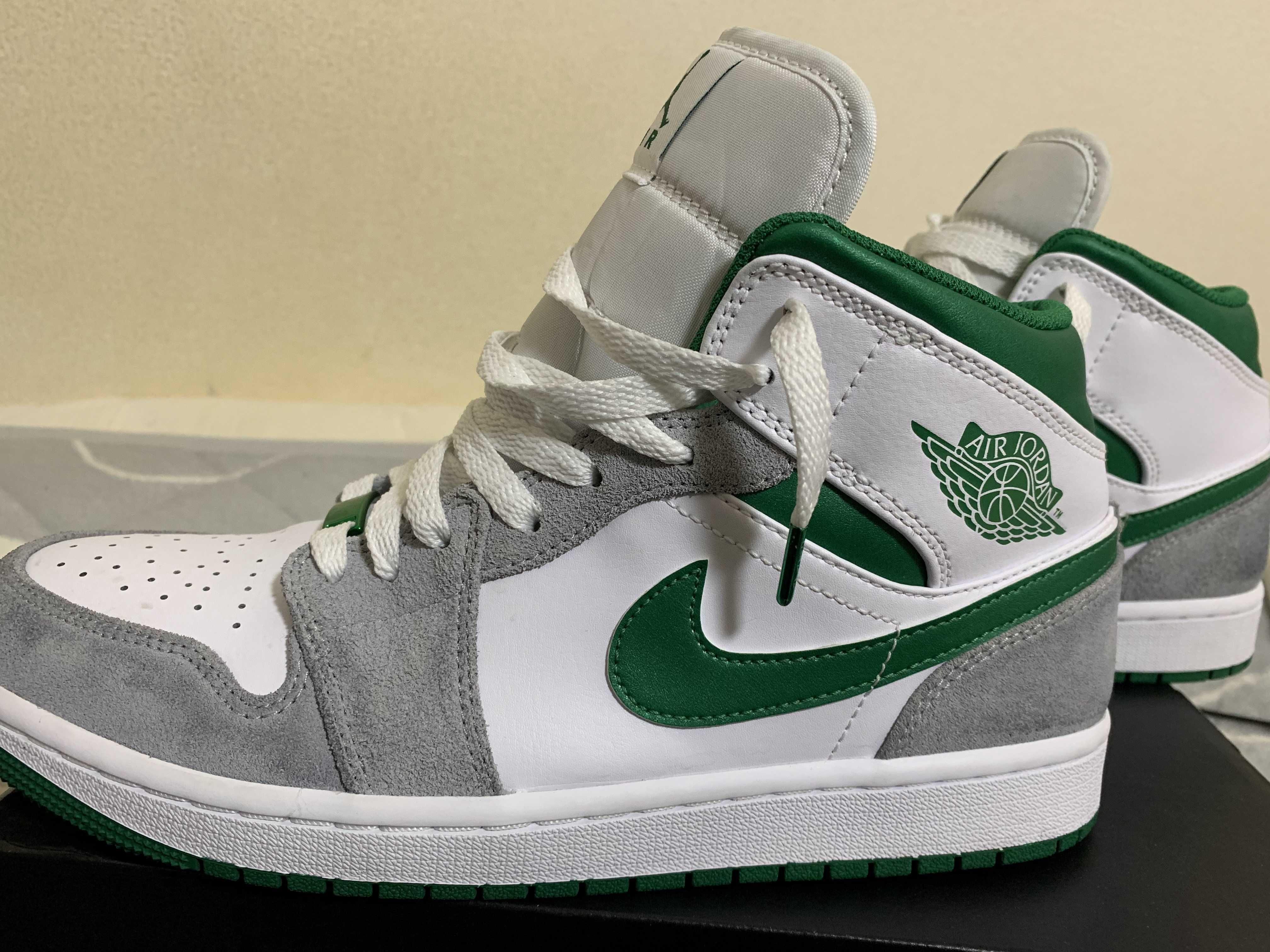 Nike Air Jordan 1 Mid "Green Grey White"