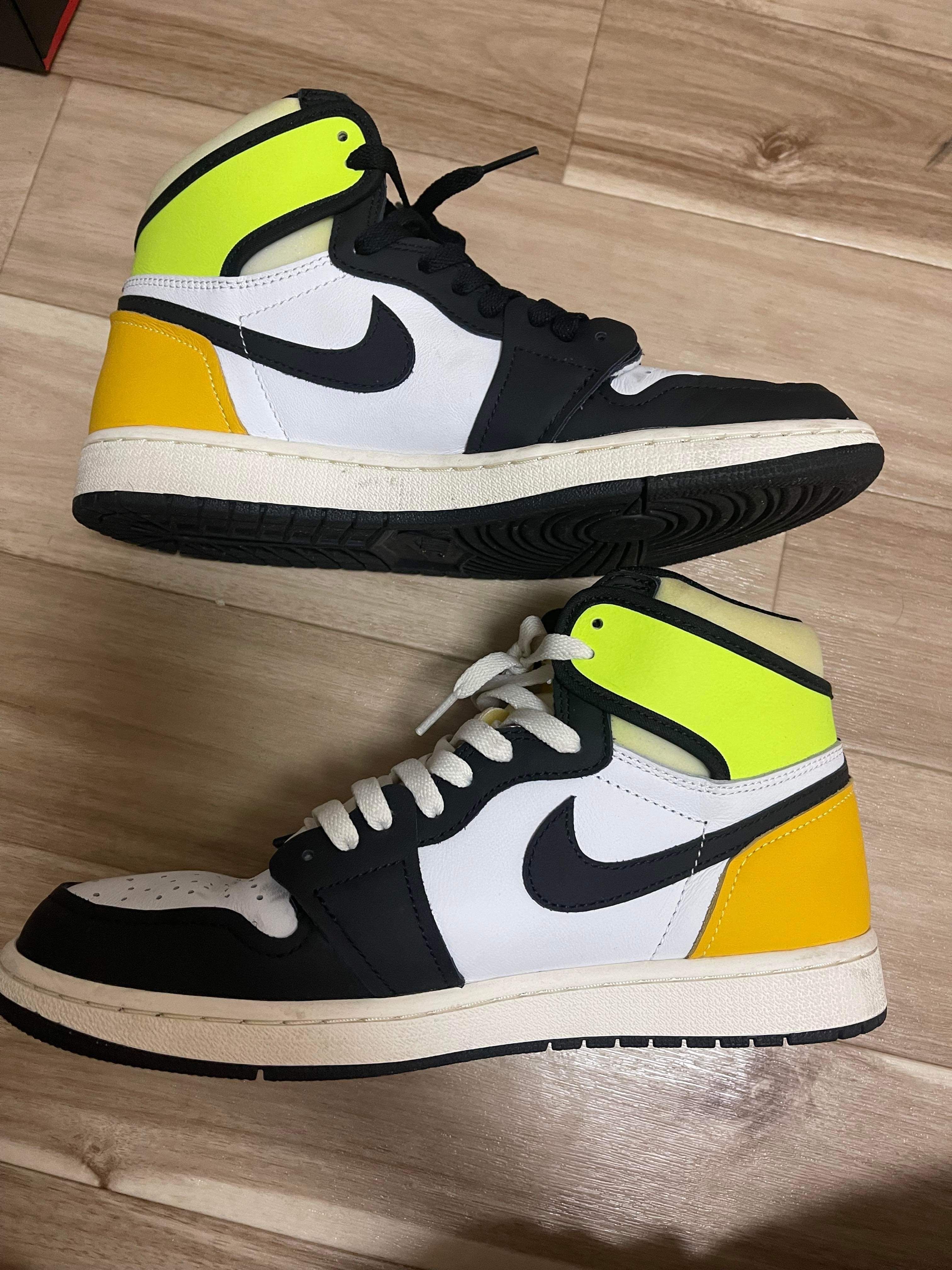 Nike Air Jordan 1 High OG "Volt Gold"