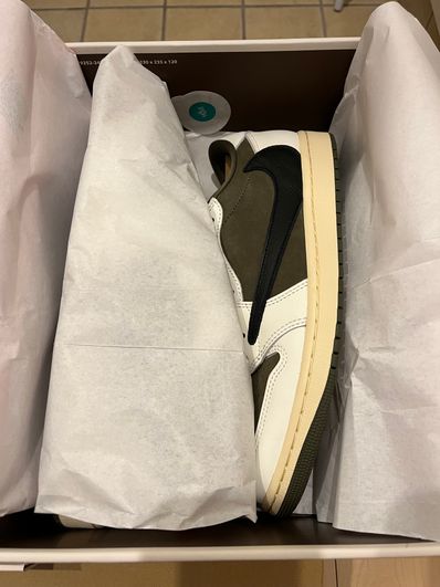 Travis Scott × Nike Air Jordan 1 Low OG SP "Reverse Olive"