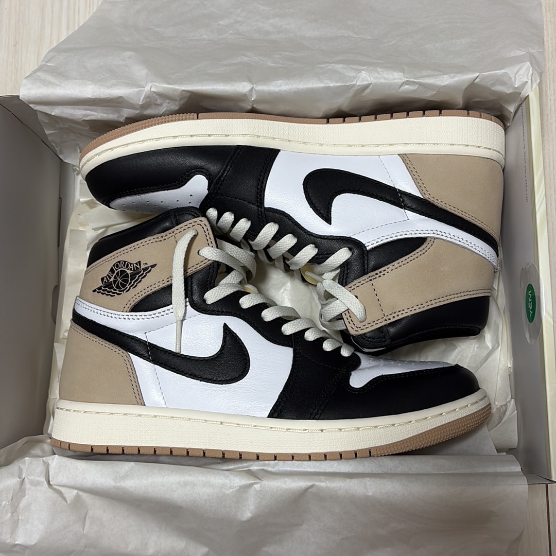 Nike Women's Air Jordan 1 Retro High OG "Latte"