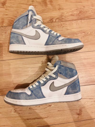 Nike Air Jordan 1 High OG "Hyper Royal"