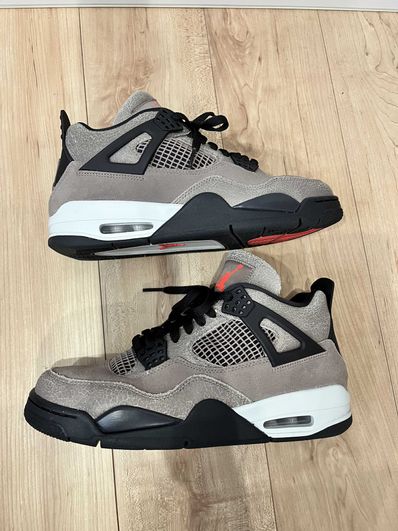 Nike Air Jordan 4 "Taupe Haze"