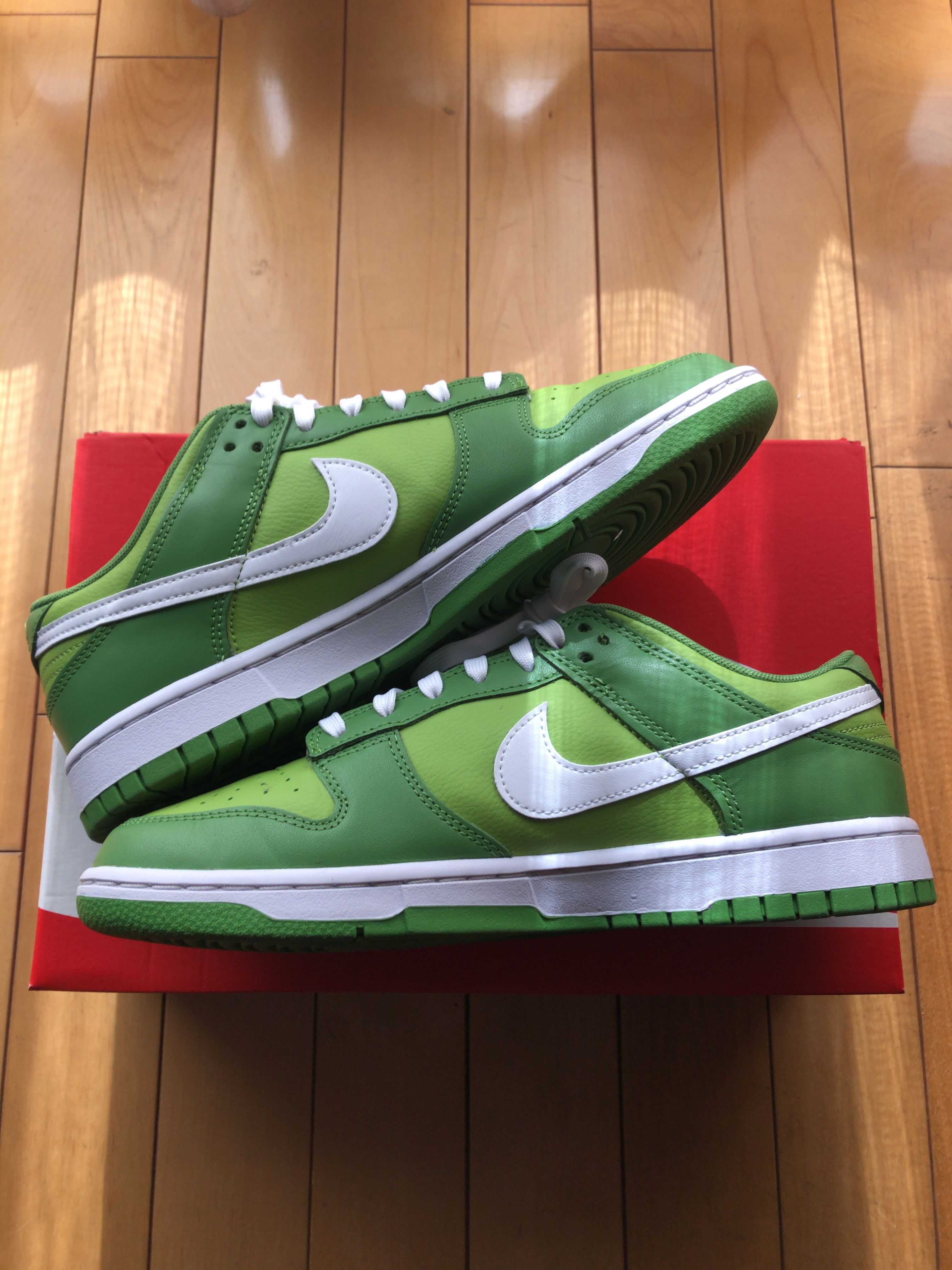 Nike Dunk Low "Chlorophyll/White/Vivid Green"