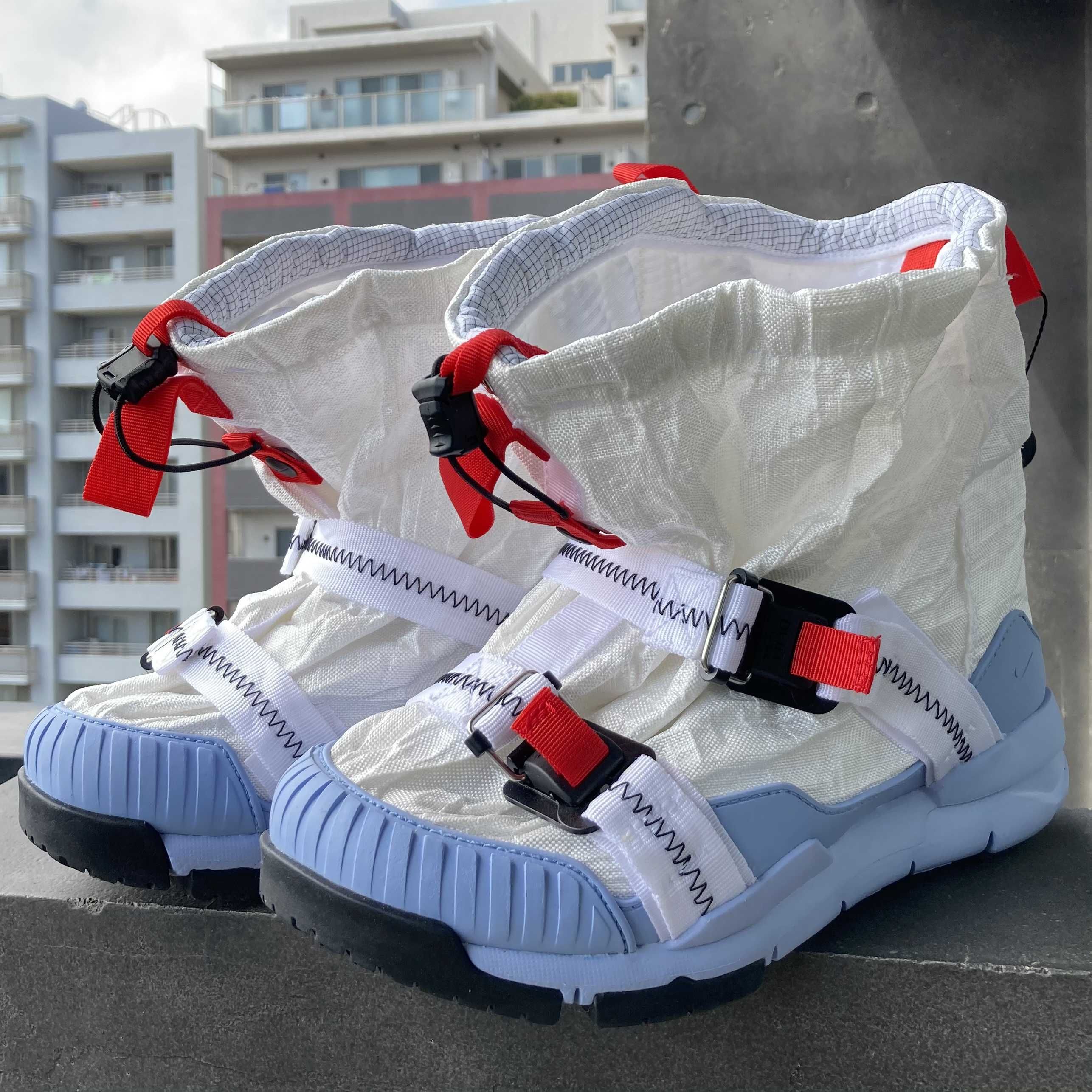 TOM SACHS × NIKE MARSYARD OVERSHOE "WHITE/LIGHT BLUE"
