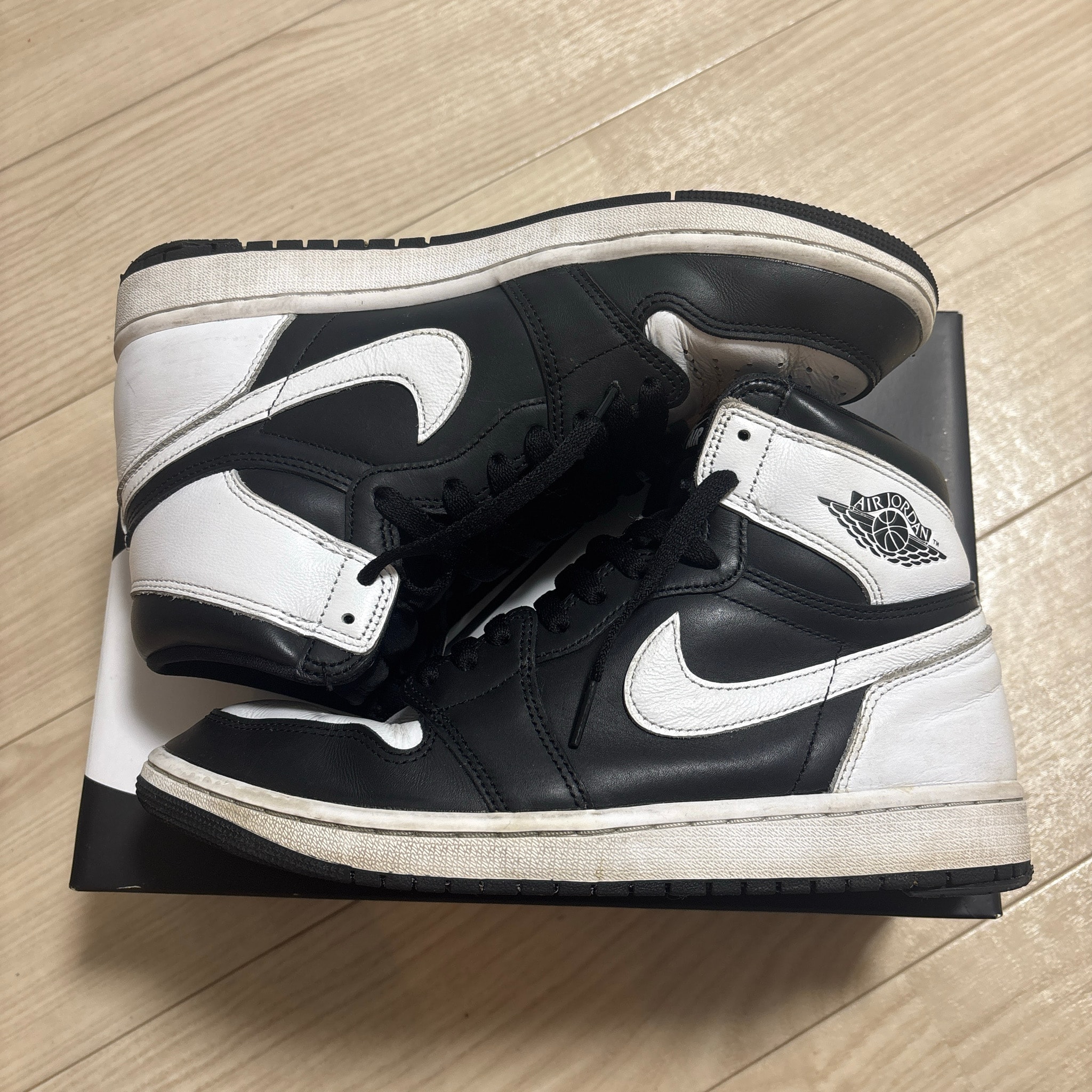 Nike Air Jordan 1 Retro High OG "Black/White"