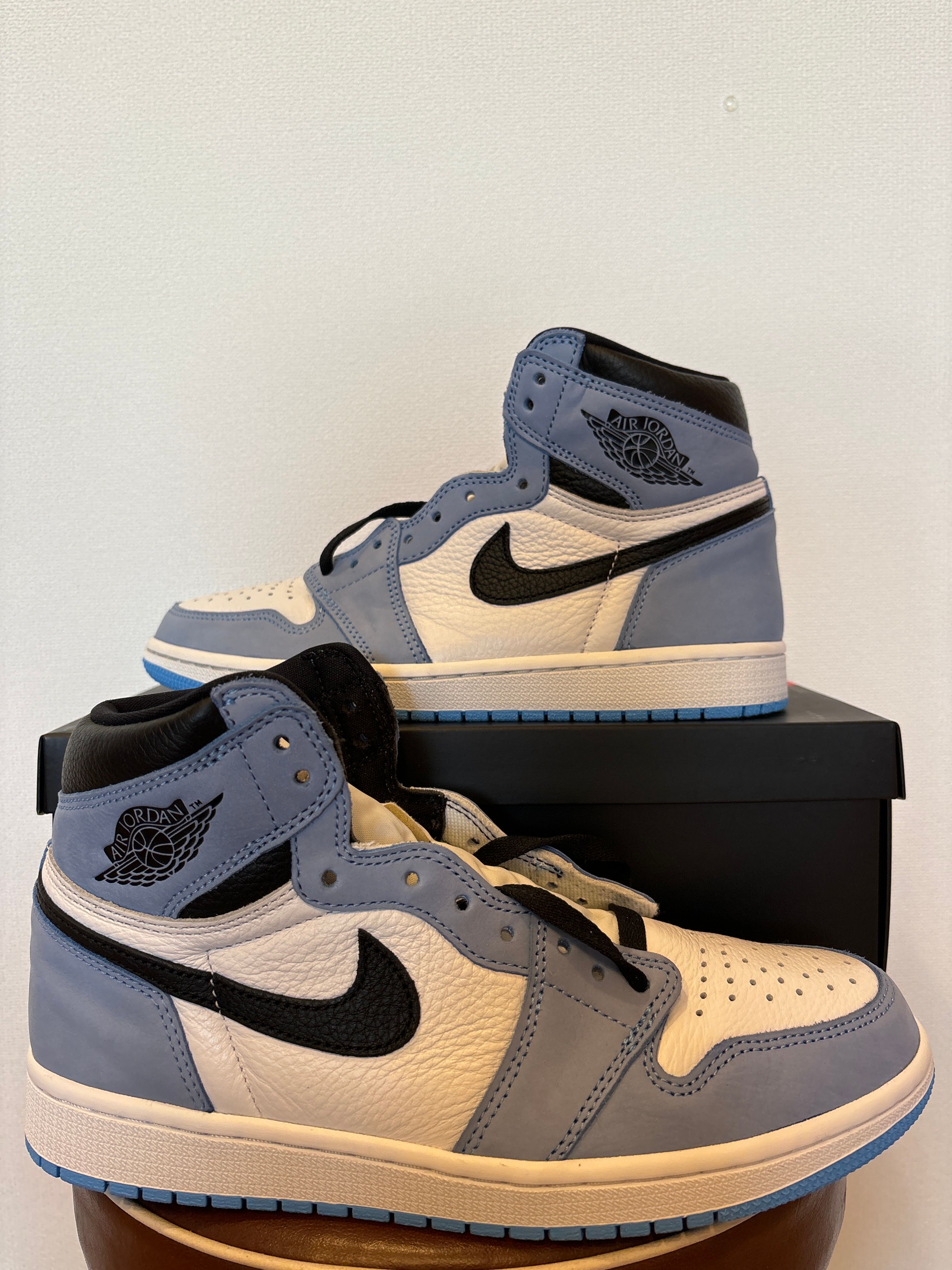 Nike Air Jordan 1 High OG "University Blue"