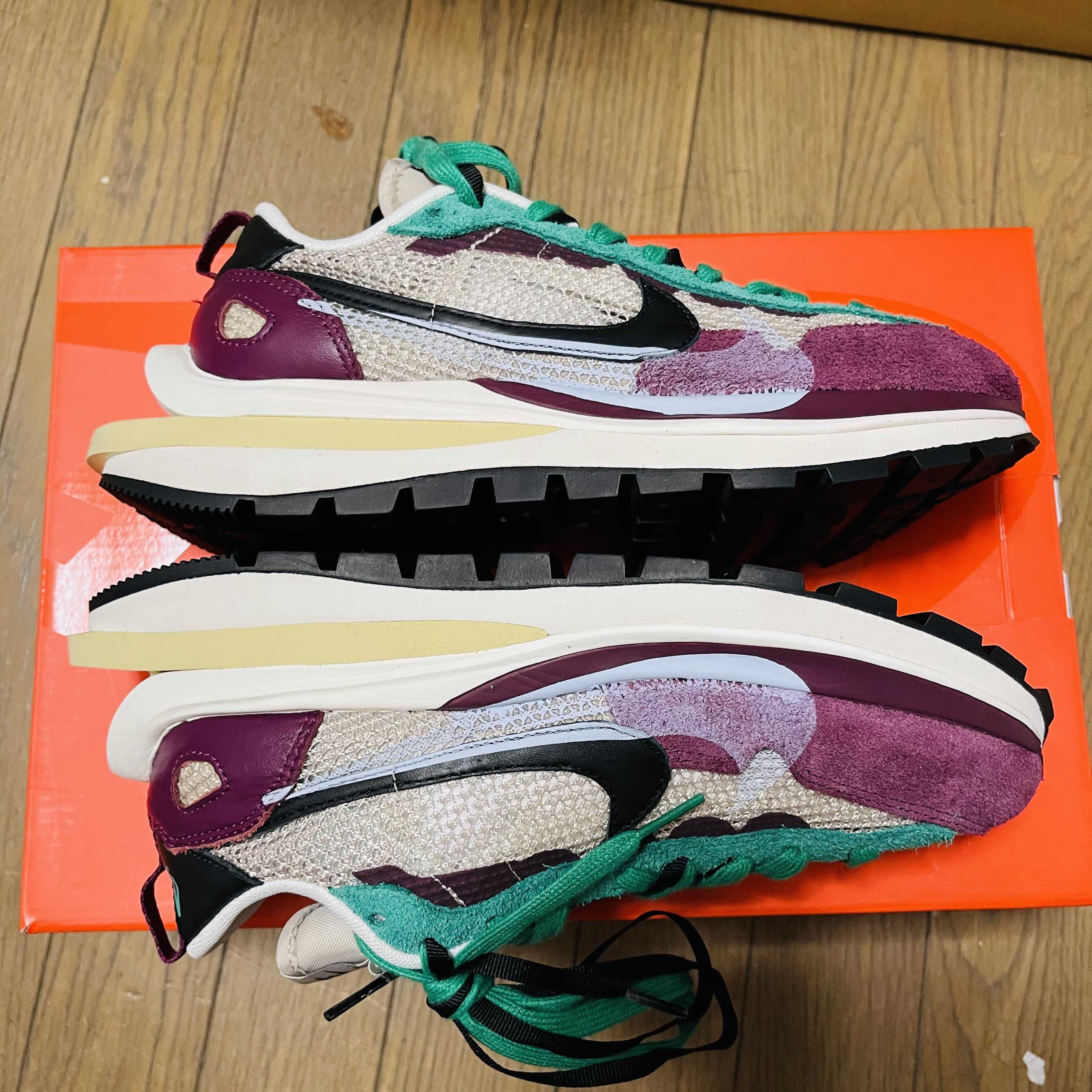 sacai × Nike Vapor Waffle "String/Red/Green"
