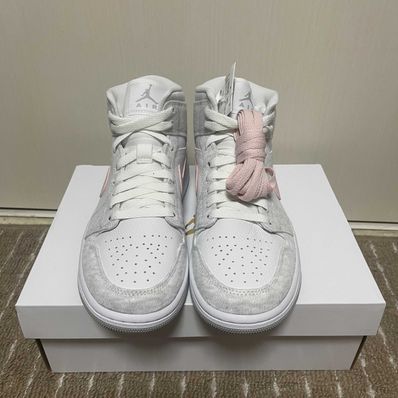 Nike Women's Air Jordan 1 Mid SE "Light Iron Ore"